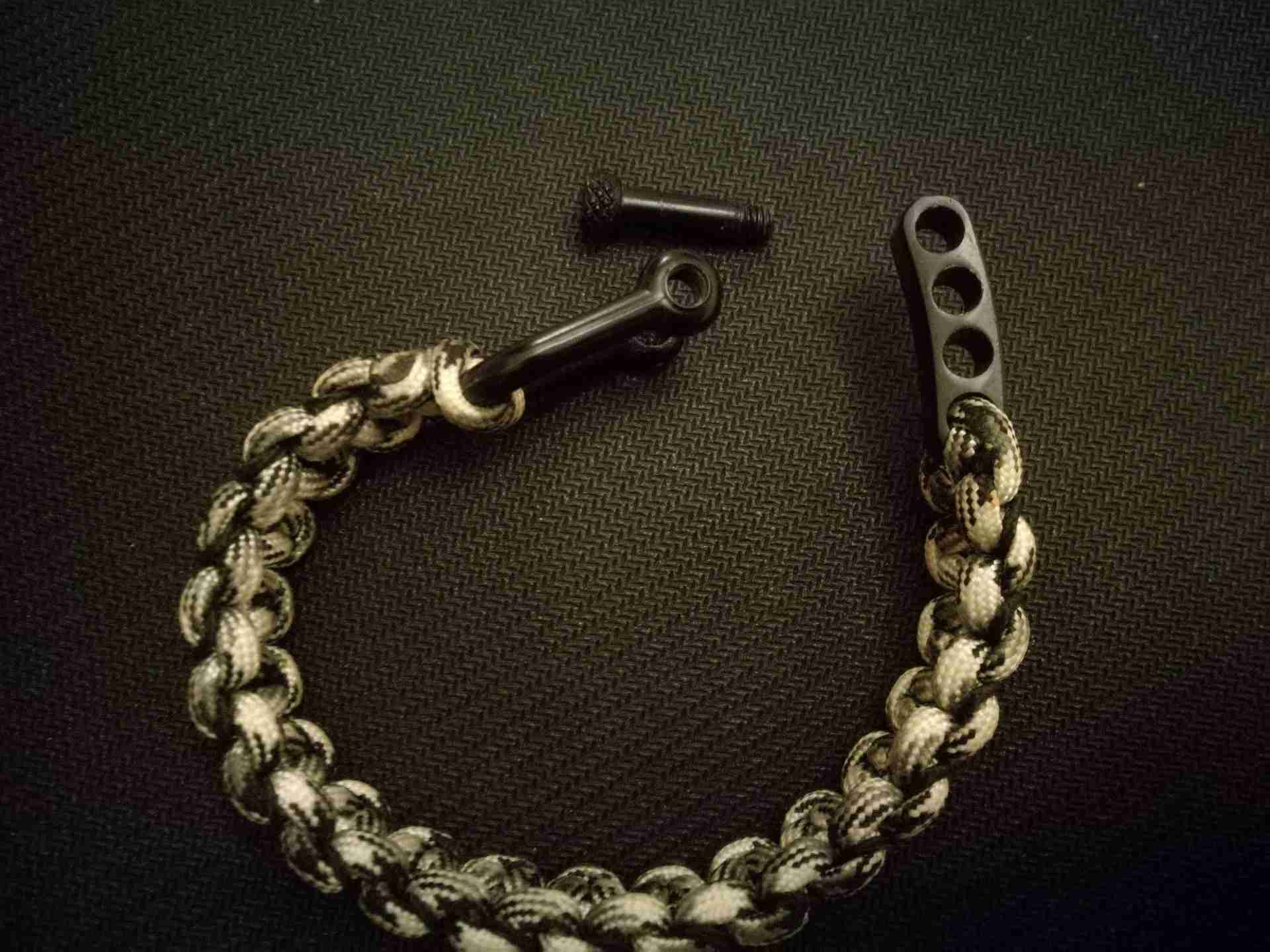 اساور «شبابي» صنع يدوي
لا تنسَ أنك شاهدت هذا الإعلان في عنكبوت
Bracelet (handmade...