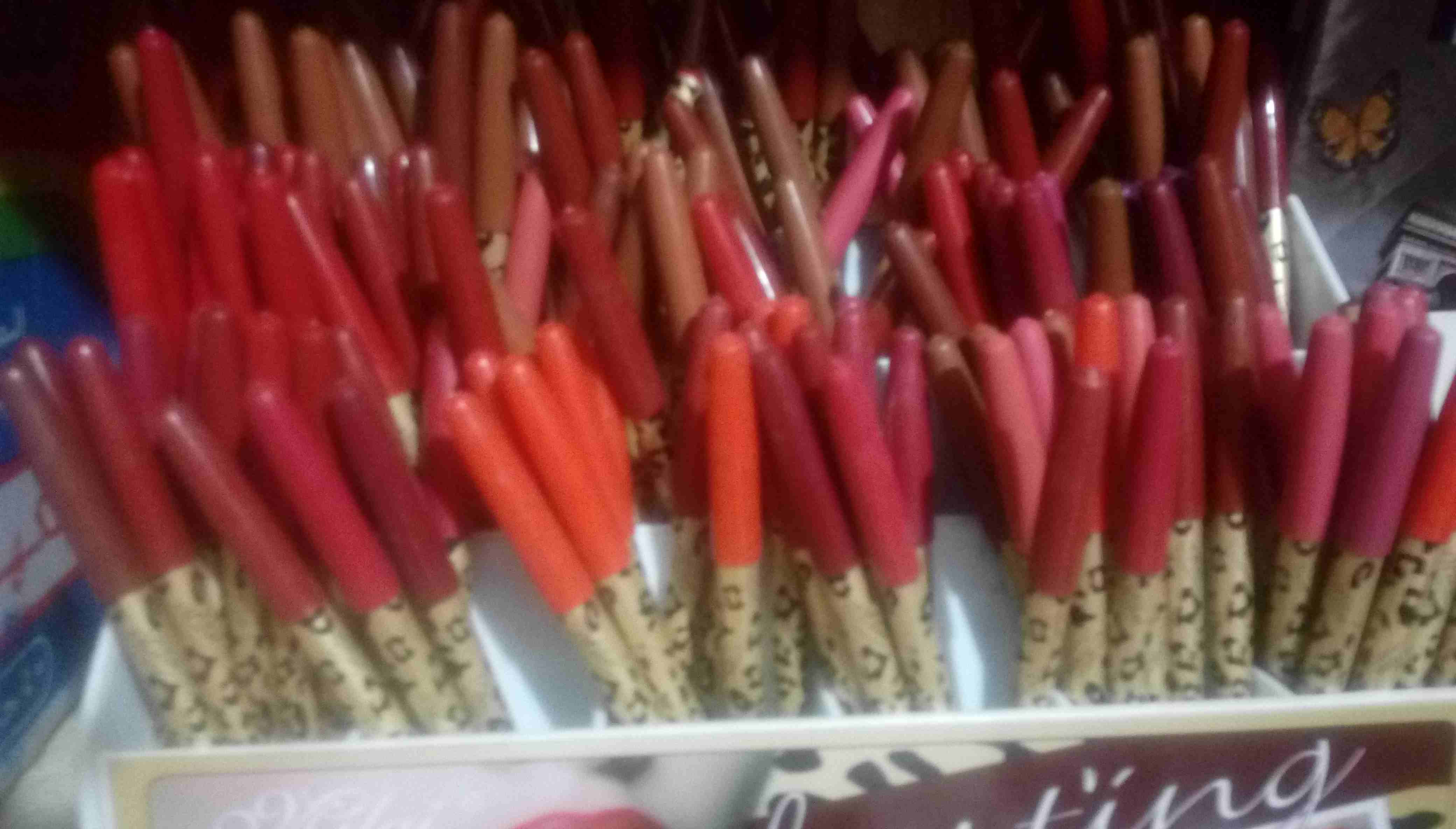 شروه للجادين فقط
لا تنسَ أنك شاهدت هذا الإعلان في عنكبوت
ما يعادل 1200 قطعه
اكسسوارات ومكياج وكر...