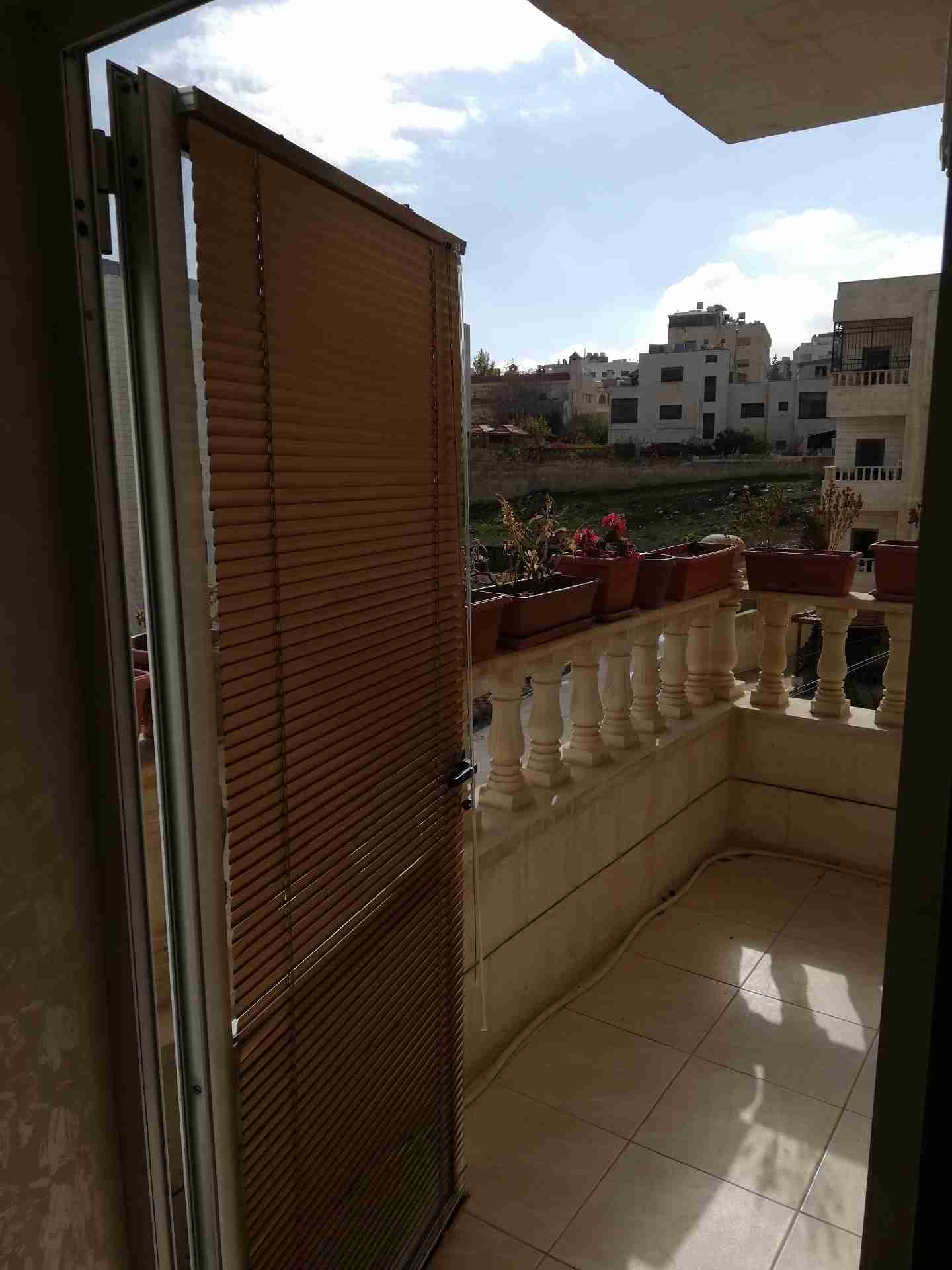 شقة للإيجار في الجبيهة مقابل القنصلية السعودية(عائلات فقط)
لا تنسَ أنك شاهدت هذا الإعلان في عنكبوت...