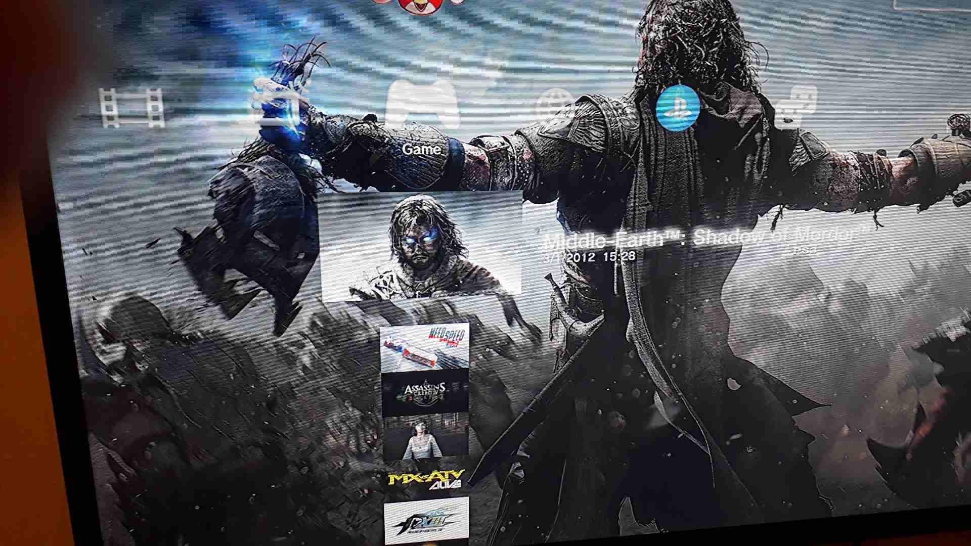 بلايستيشن 3 سوبر سليم سعة 150 جيجا مع جميع اسلاكها
لا تنسَ أنك شاهدت هذا الإعلان في عنكبوت
يد من...