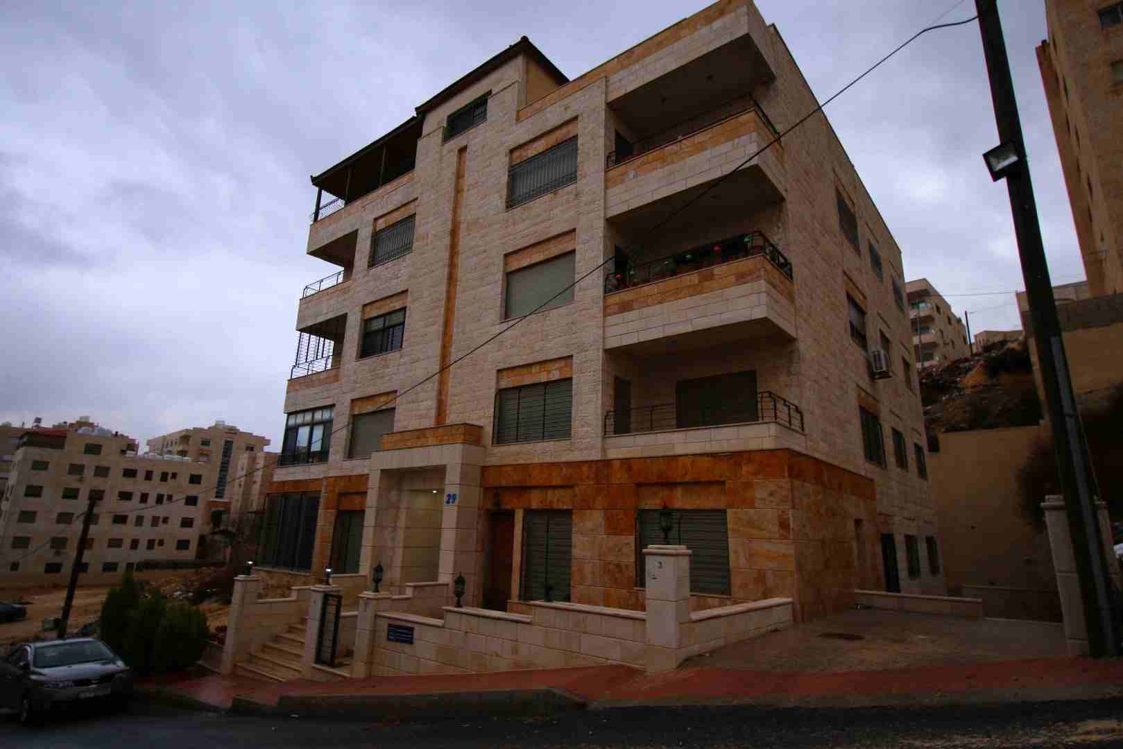 شقة ارضية فارغة في تلاع العلي 3 غرف نوم قرب الارسال
لا تنسَ أنك شاهدت هذا الإعلان في عنكبوت
شقة ف...