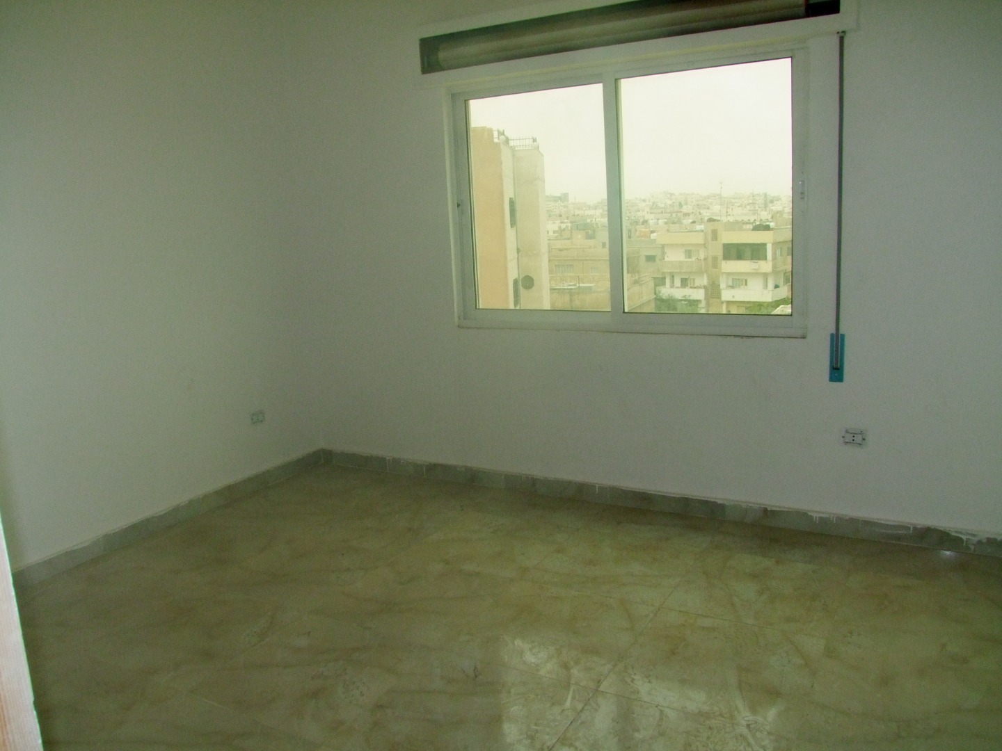 اخر الفرص ل شقة احلامك بين يديك 35 الف مقابل حطين )للبيع من المالك مباشرة
لا تنسَ أنك شاهدت هذا الإعلان في عنكبوت...