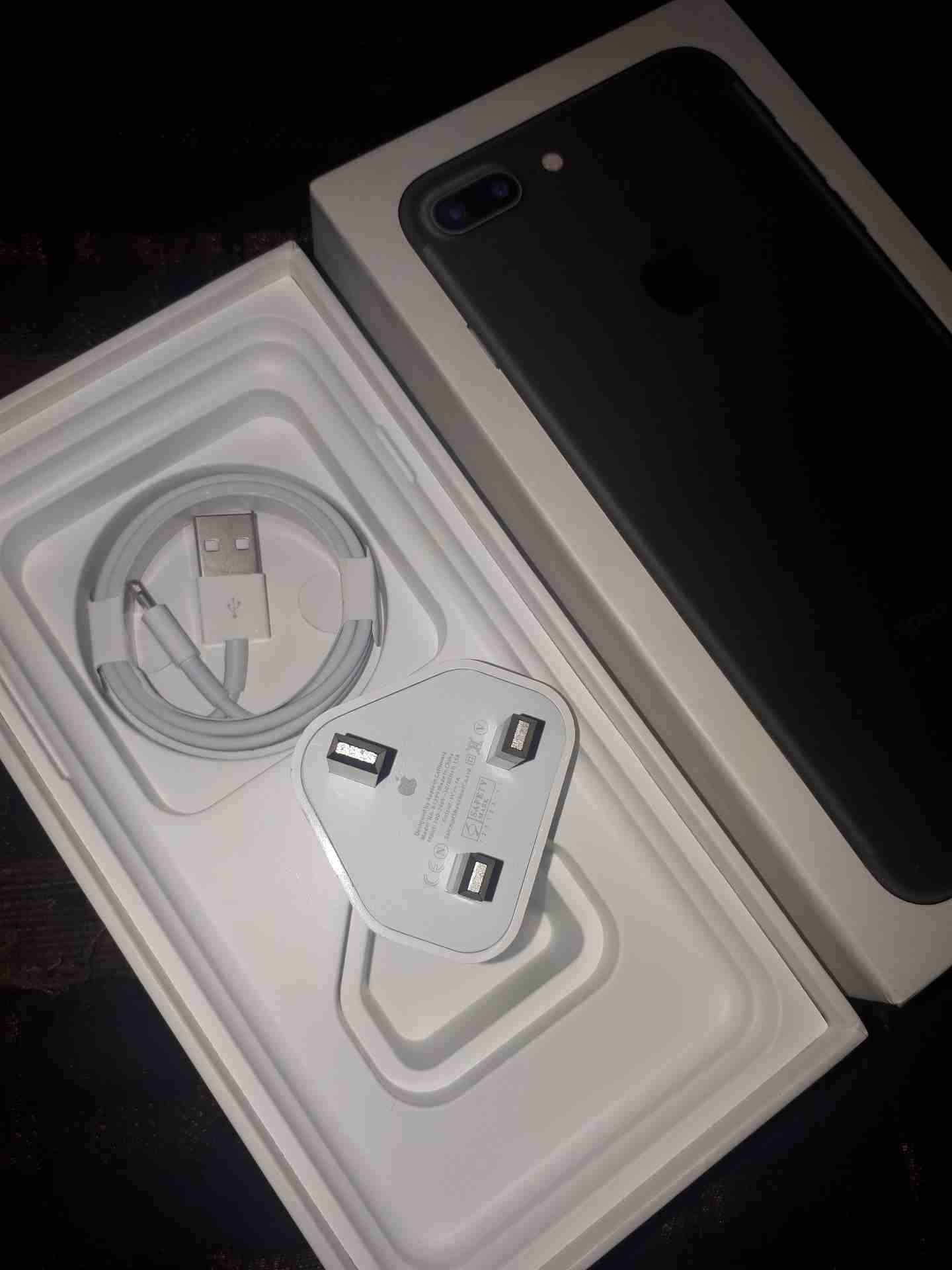 شاحن اصلي تاع الجهاز iphone 7 plas مكفول مش مطيول من الكرتونه
لا تنسَ أنك شاهدت هذا الإعلان في عنكبوت...