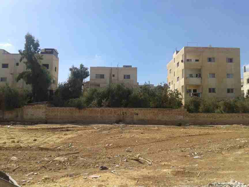الأردن - عمان
قطعة ارض في الجويدة/ حي الباير
حوض: المستندات و أم زعرورة
المساحة: 756م
الموقع: قرب حديقة الجويدة و مدرسة الجويدة الأساسيّة المختلطة
واجهة على الشارع 24م بطول 31.3م تقريبا
شارع 12م...