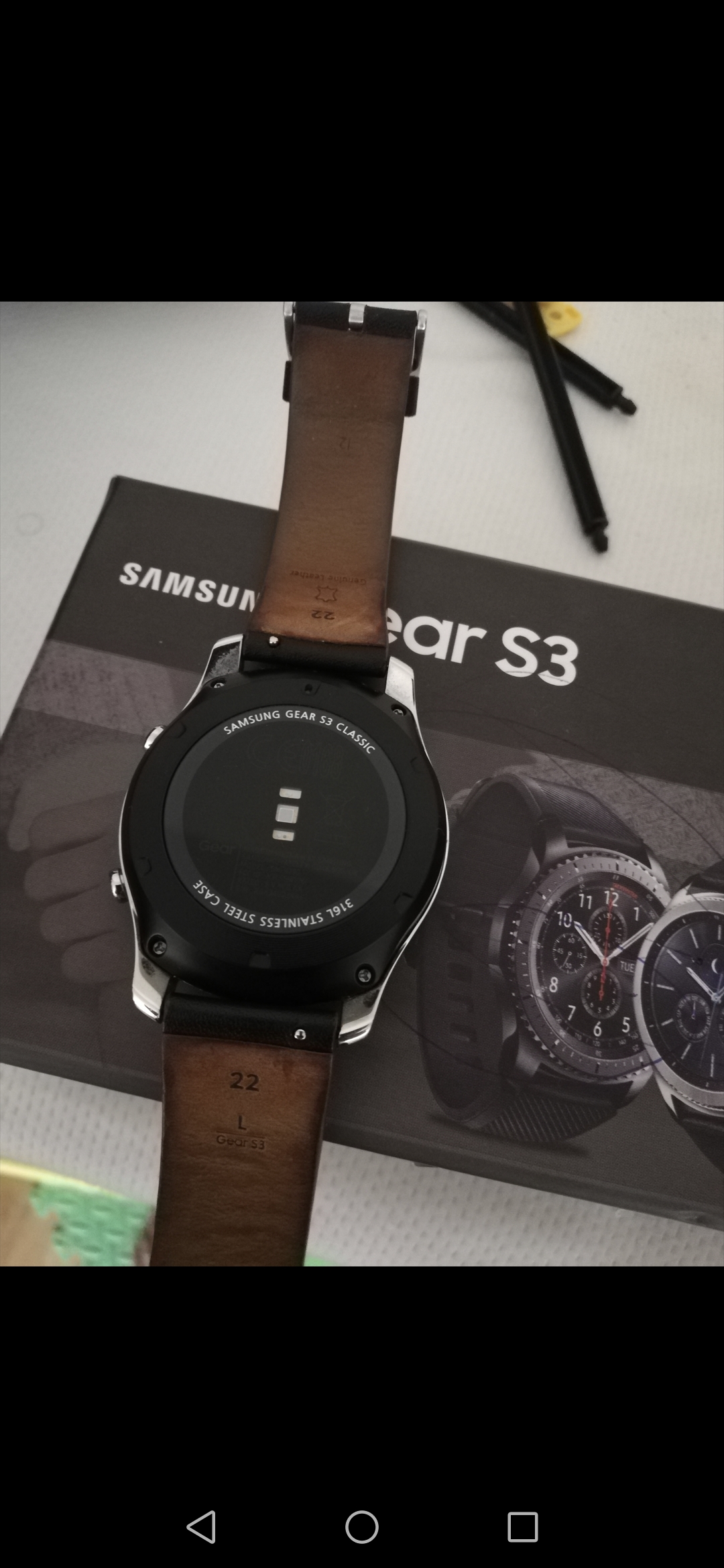 s3 clasic سامسونج
لا تنسَ أنك شاهدت هذا الإعلان في عنكبوت
ساعه سامسونج بحاله ممتازه 079983663...