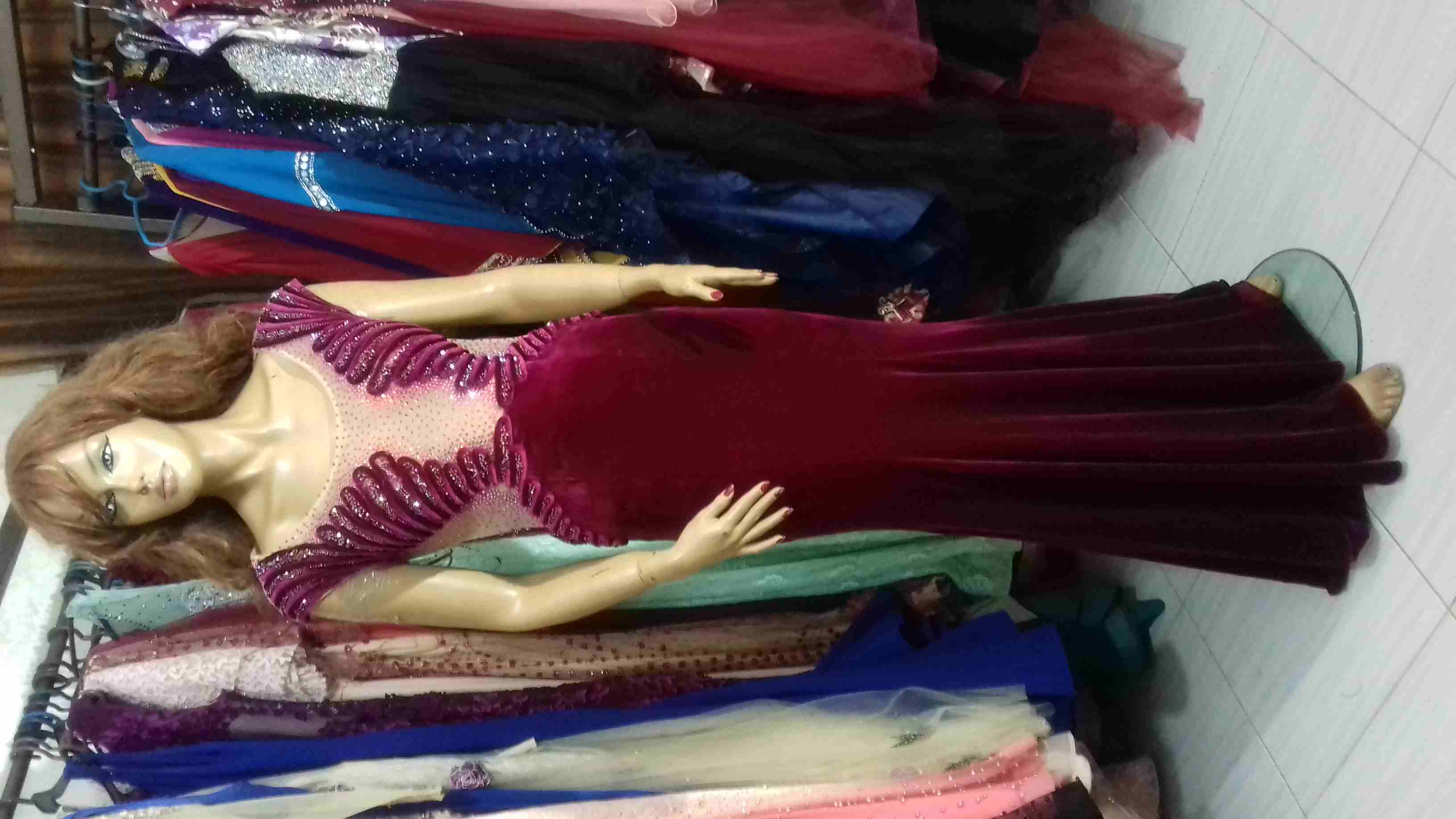 فساتين سهرة للإيجار
لا تنسَ أنك شاهدت هذا الإعلان في عنكبوت
فساتين سهرة للإيجار بأسعار تبدأ
من 2...