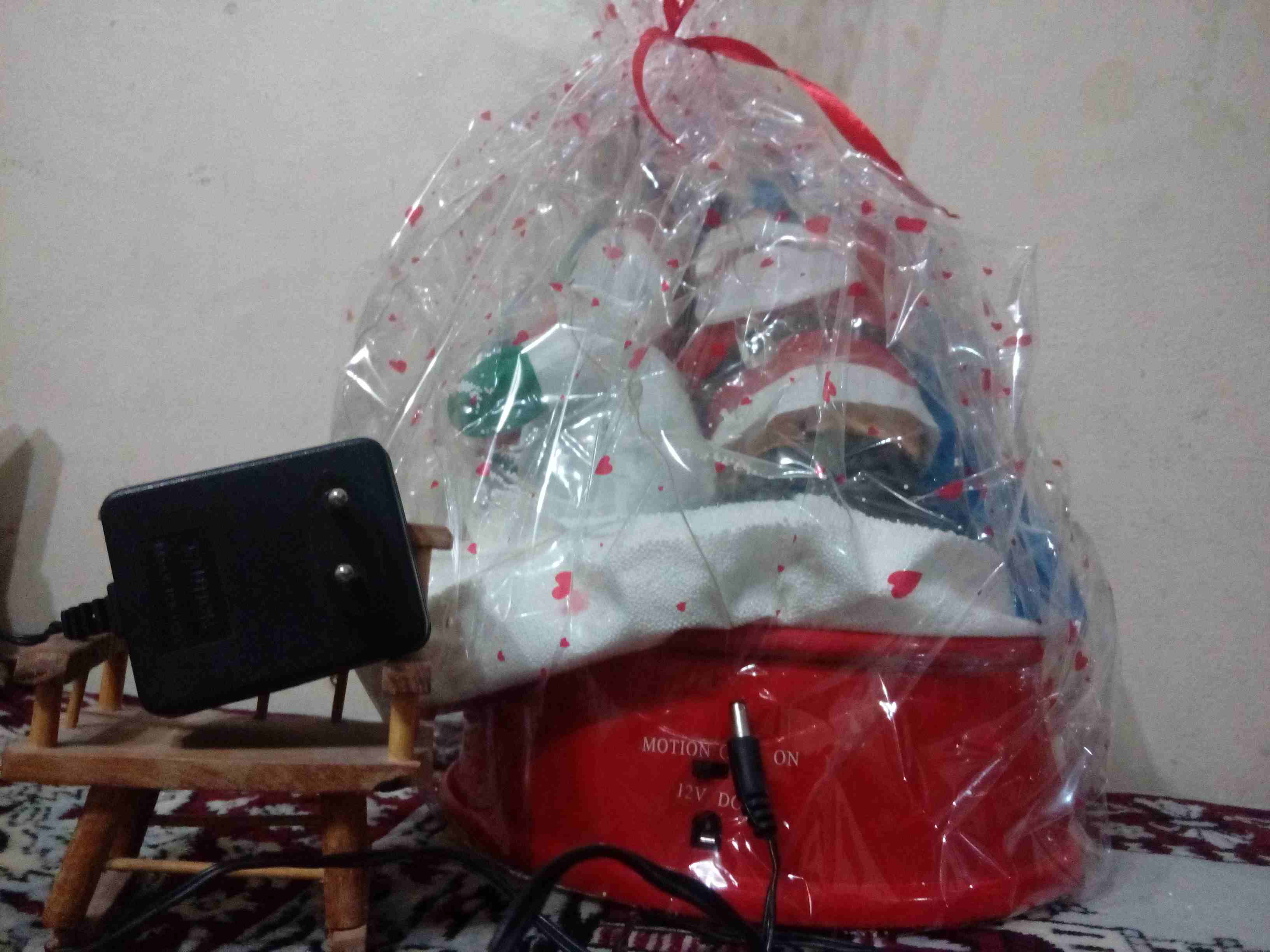 عمان نزال
لا تنسَ أنك شاهدت هذا الإعلان في عنكبوت
هدية عيددالمجيد،،بابا نويل،،يعمل على كهرباء معه...