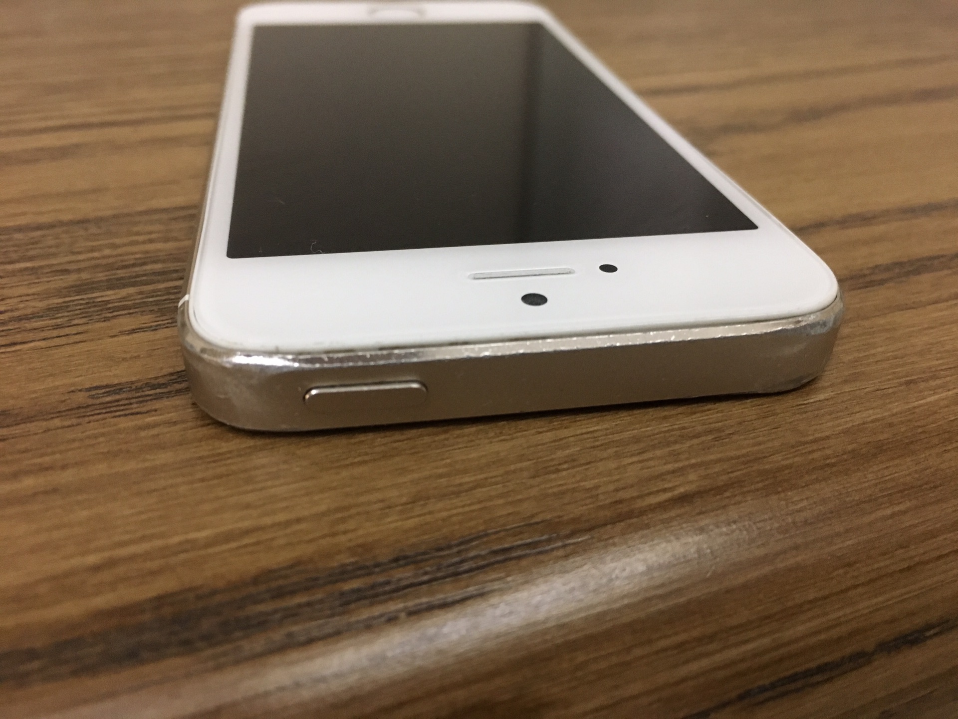 للبيع ايفون 5 اس 5S                                            


	 				لا تنسَ أنك شاهدت هذا الإعلان في عنكبوت            
	 				
                                اللون ذهبي 
مشتريه من امريكا من م...