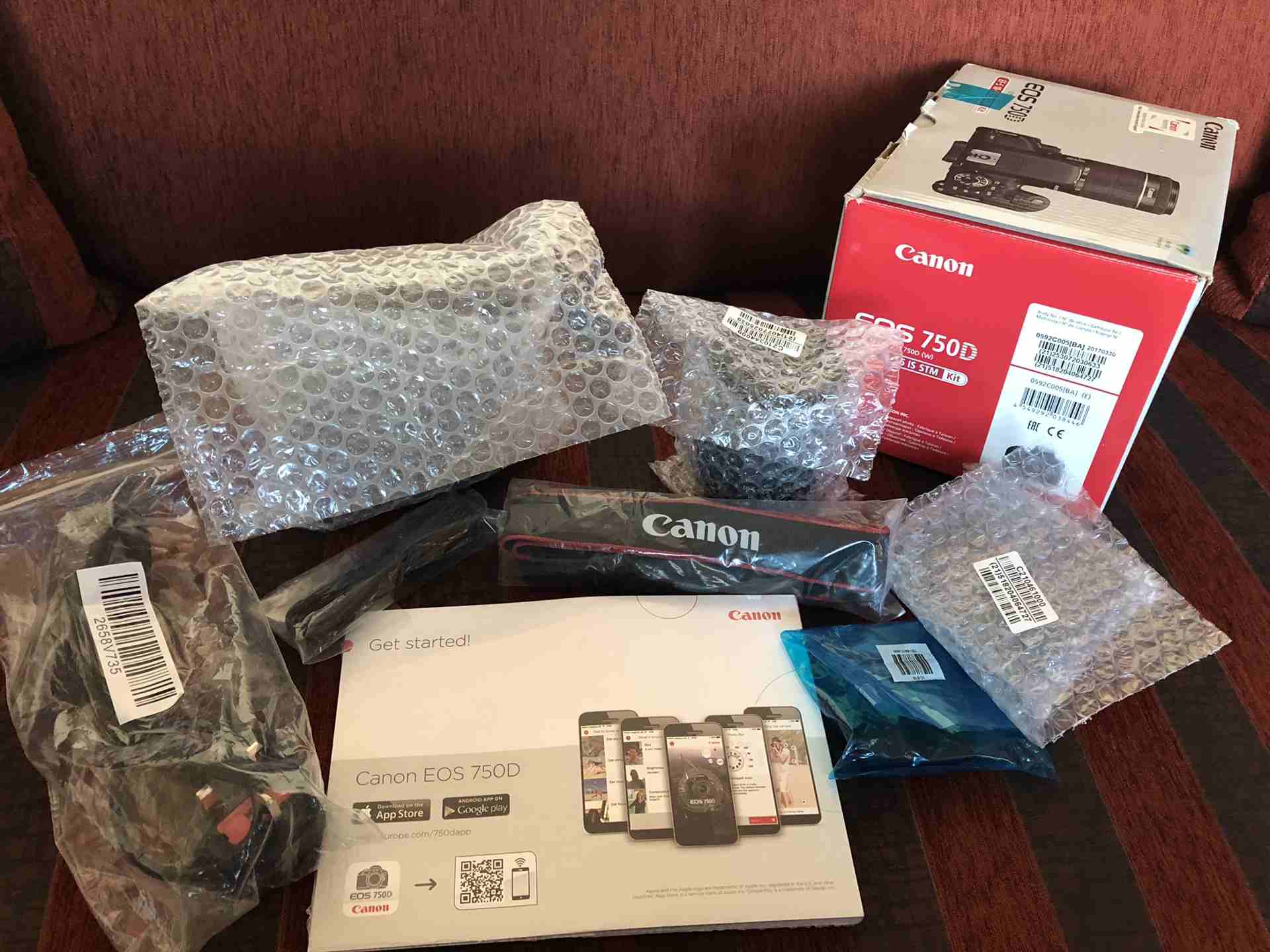 Canon 750D كانون
لا تنسَ أنك شاهدت هذا الإعلان في عنكبوت
كانون 750D بحال الوكالة بالكرتونة
يا دوب...