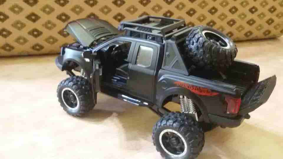 مجسم بكم فورد رابتور F150 حديد
لا تنسَ أنك شاهدت هذا الإعلان في عنكبوت
مجسم بكم فورد رابتور f150...