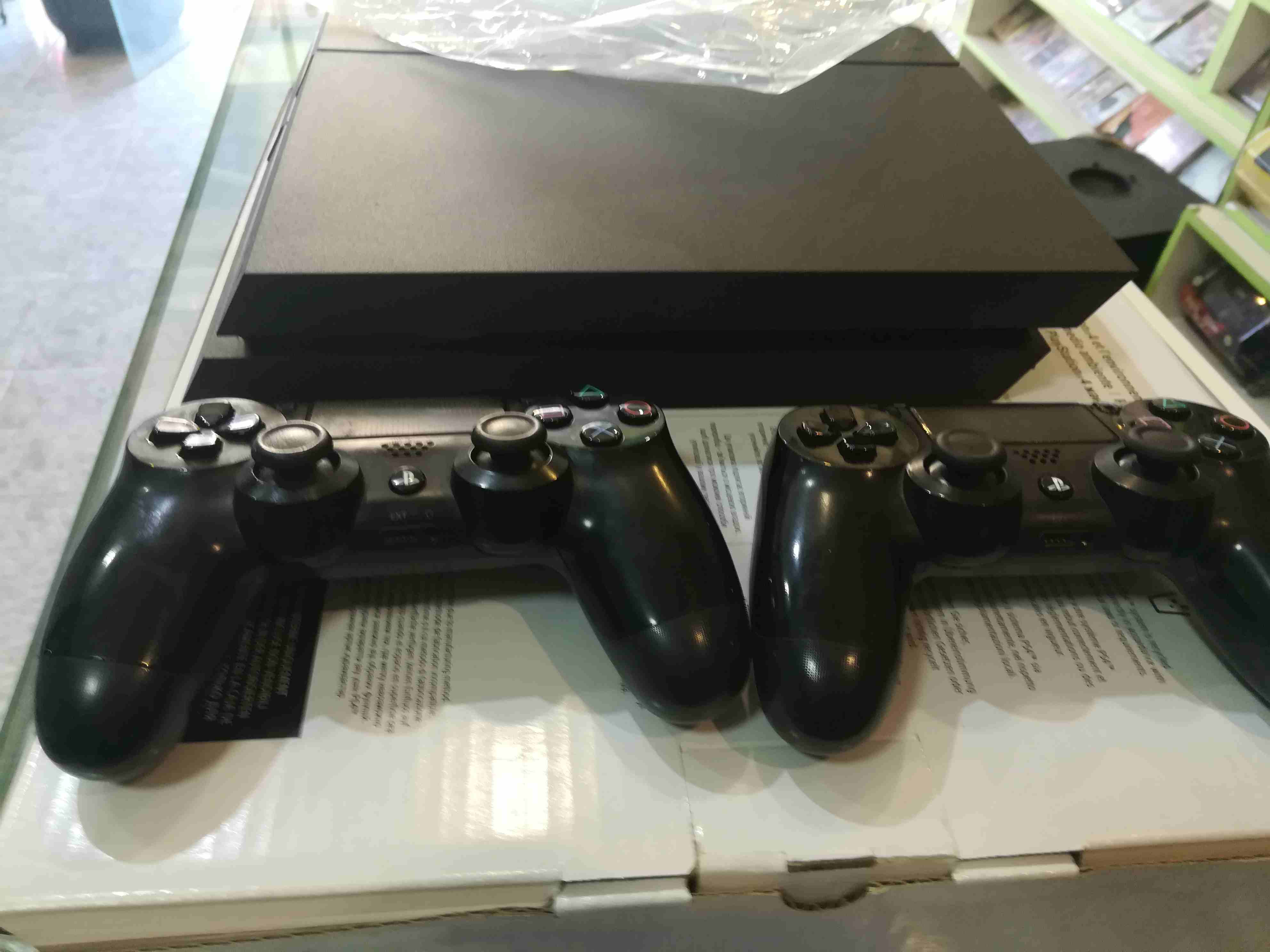 جهاز بلاستيشن 4 بحالة الجديد ps4
لا تنسَ أنك شاهدت هذا الإعلان في عنكبوت
الجهاز بحالة الجديد مافي...