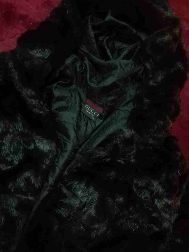 جاكيت GUCCI free size فرو اصلي من لندن
لا تنسَ أنك شاهدت هذا الإعلان في عنكبوت
جاكيت فرو اصلي للا...