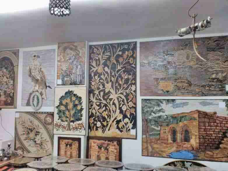 الرسم بالأحجار الطبيعية .. الفسيفساء
لا تنسَ أنك شاهدت هذا الإعلان في عنكبوت
الرسم بالأحجار الطبي...