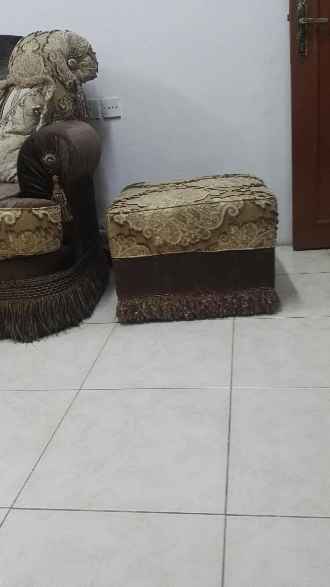 كنب كبير للبيع
لا تنسَ أنك شاهدت هذا الإعلان في عنكبوت
كنب كبير يتسع14 شخص عبارة عن 2 كنبة كب...