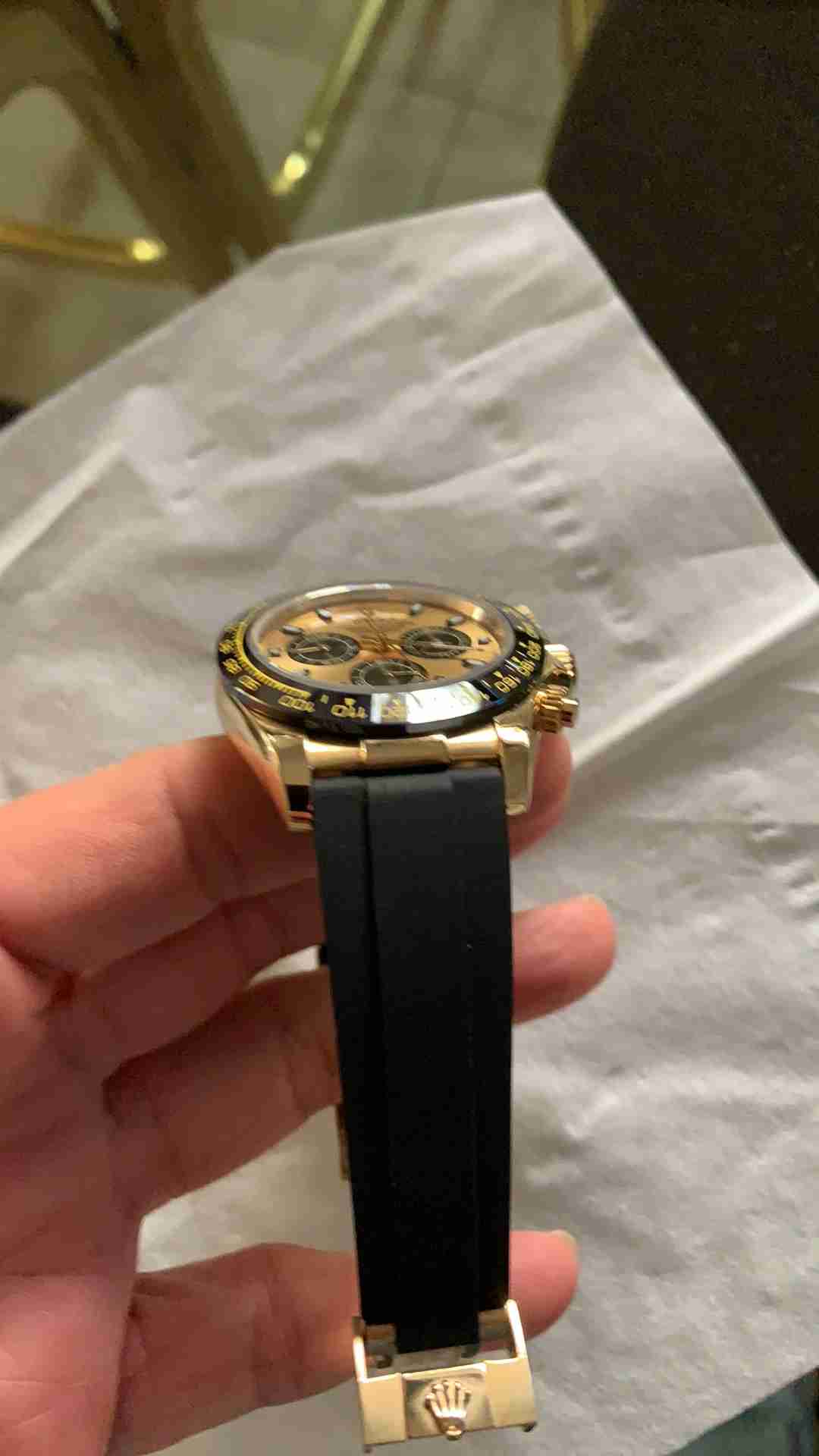 صنف اول مستعمله 3 مرات
لا تنسَ أنك شاهدت هذا الإعلان في عنكبوت
Rolex yacht master rose gold...