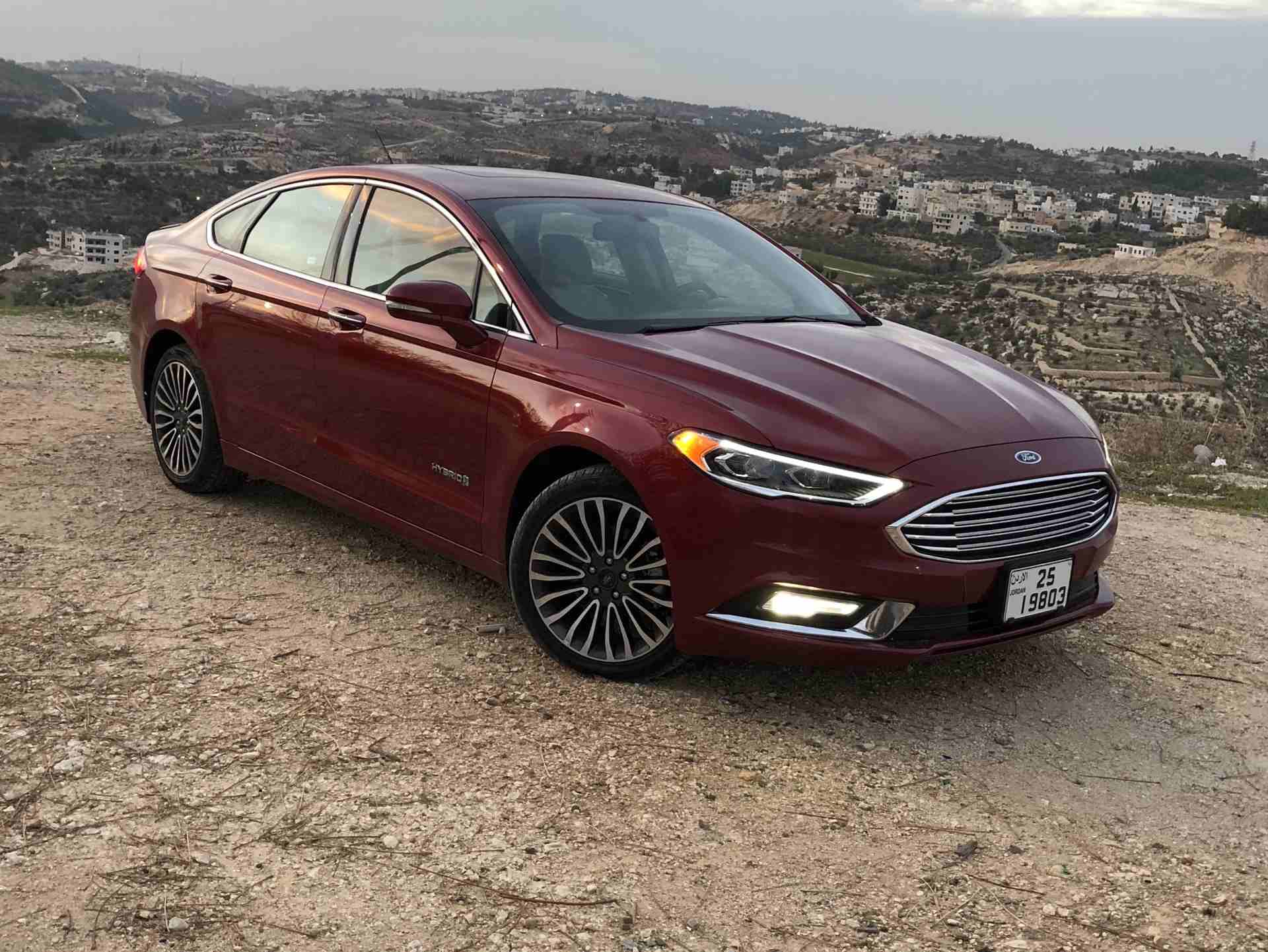 فورد فيوجن                                            


	 				لا تنسَ أنك شاهدت هذا الإعلان في عنكبوت            
	 				
                            لون عنابي ، الغرفة الداخلية بيج ، شاشة ، جاد ،...