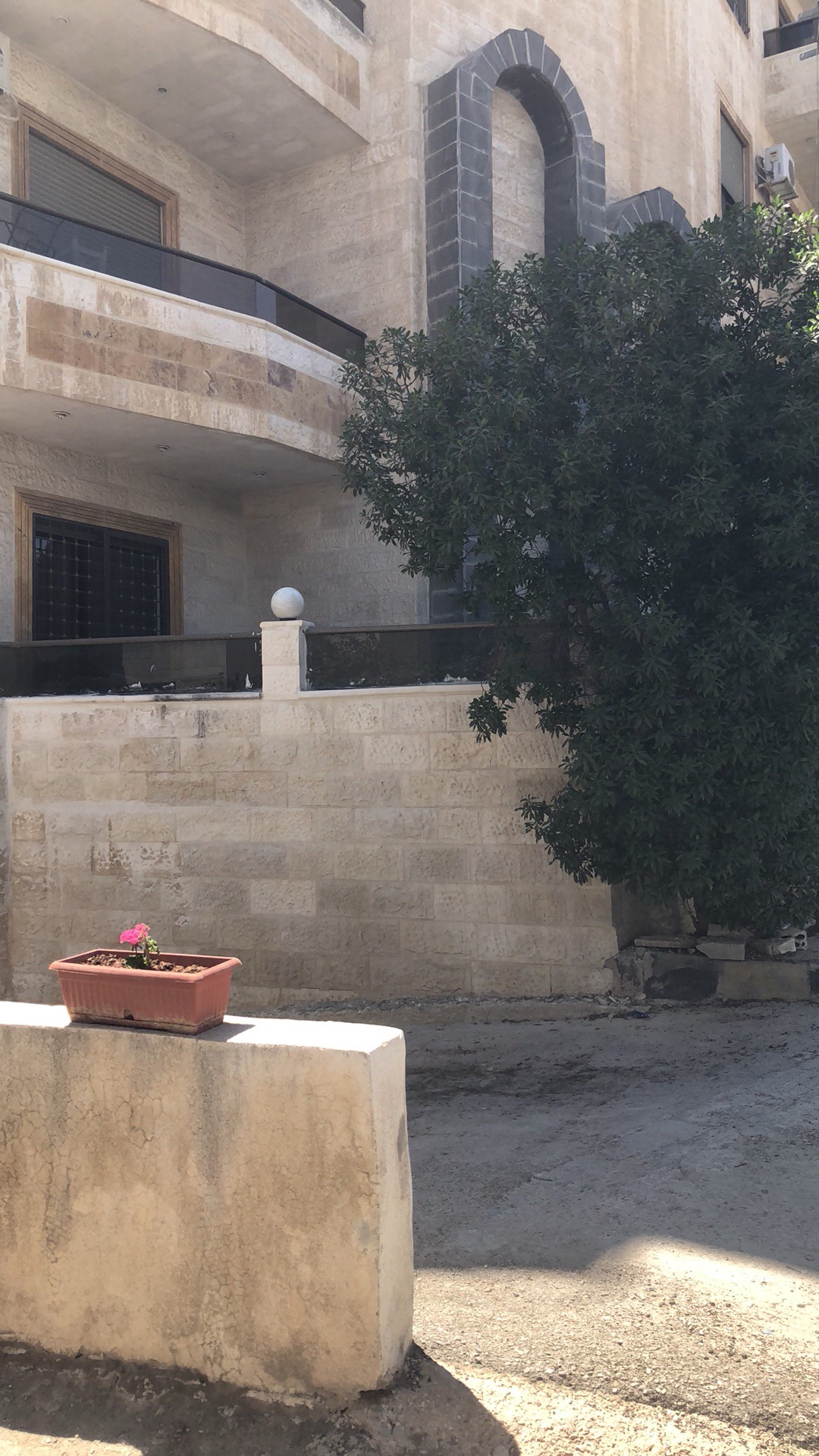 Ground Floor apartment for sale in Amman
لا تنسَ أنك شاهدت هذا الإعلان في عنكبوت
شقة ارضي184...