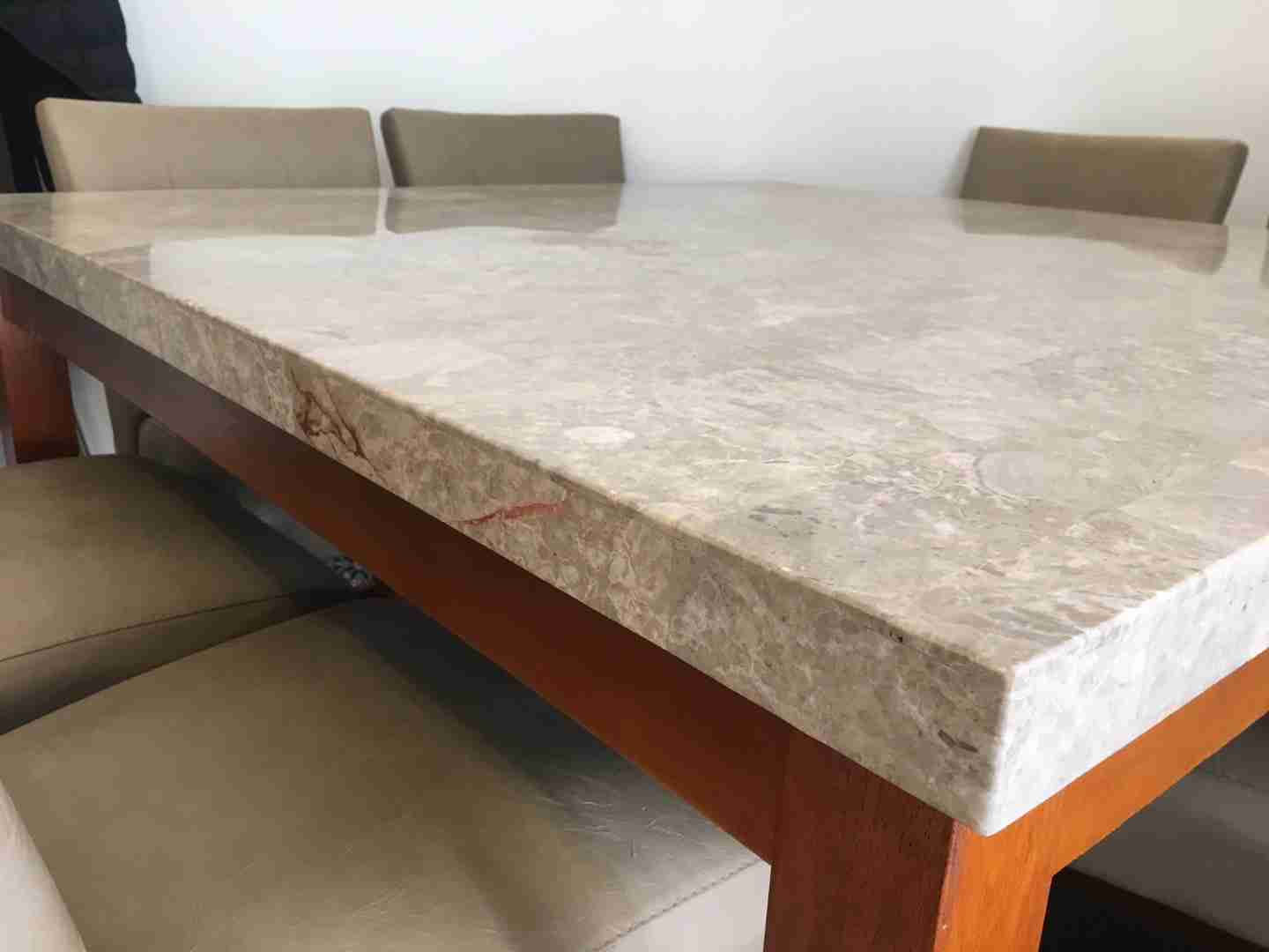 Gorgeous marble dining table and 8 chairs for Sale
لا تنسَ أنك شاهدت هذا الإعلان في عنكبوت
Go...