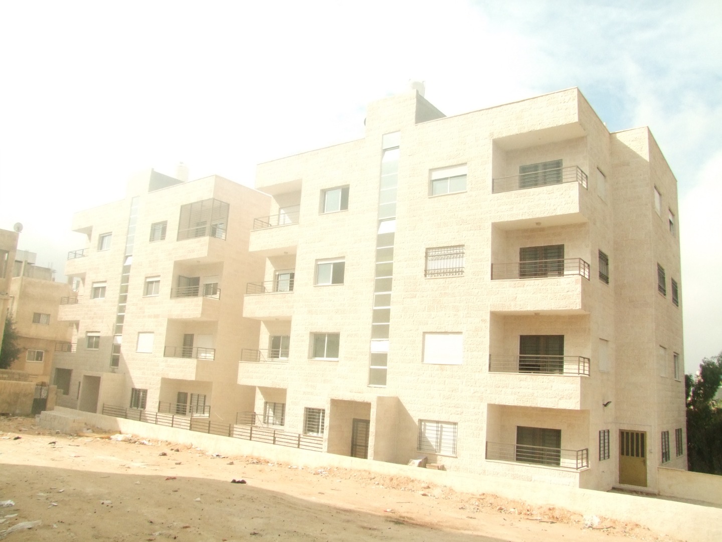 اخر الفرص ل شقة احلامك بين يديك 35 الف مقابل حطين )للبيع من المالك مباشرة
لا تنسَ أنك شاهدت هذا الإعلان في عنكبوت...