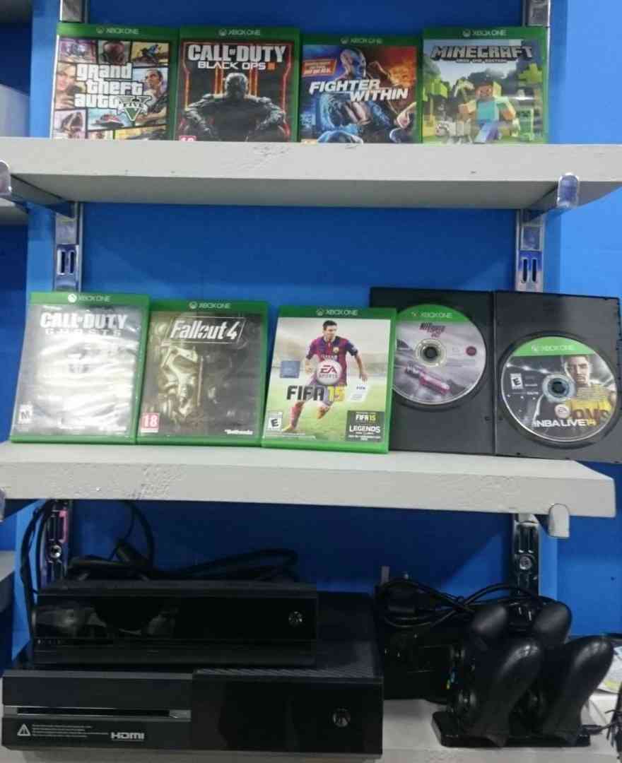 XBOX ONE مع 9 العاب                                            


	 				لا تنسَ أنك شاهدت هذا الإعلان في عنكبوت            
	 				
                                جهاز 500 جيجا مع ايد عدد 2 مع كام...