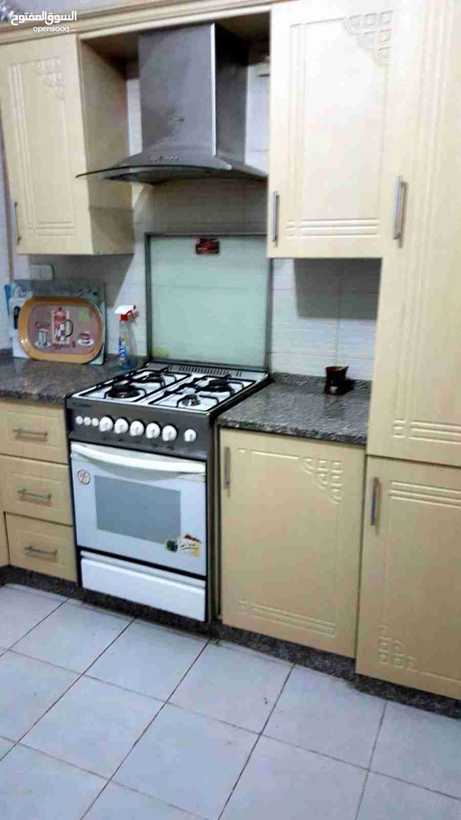 شقة سكنية مقابل سور الجامعة الاردنية الخلفي ش خليل الساكت
لا تنسَ أنك شاهدت هذا الإعلان في عنكبوت...