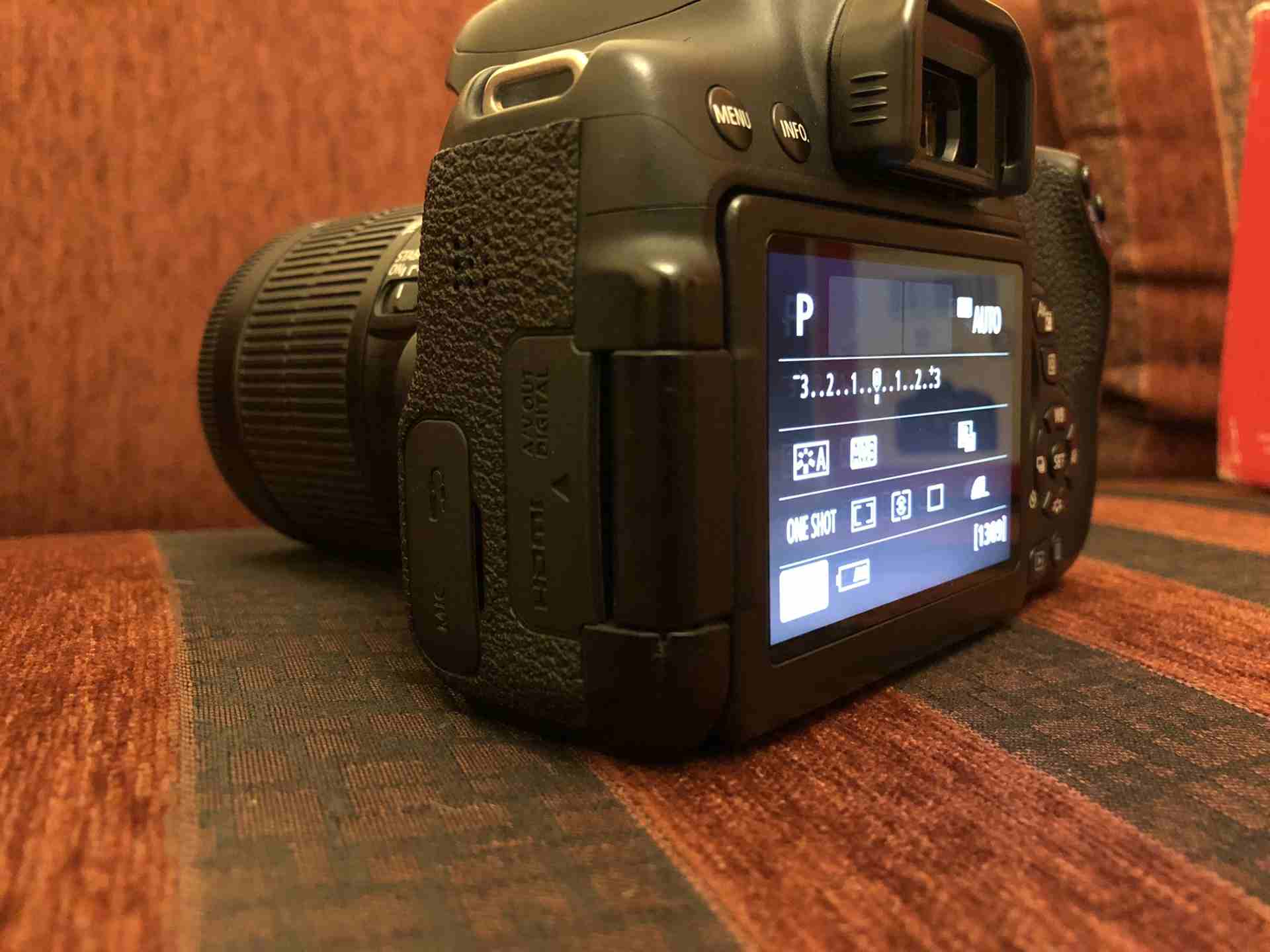 كانون Canon 750D
لا تنسَ أنك شاهدت هذا الإعلان في عنكبوت
كاميرا كانون 750D
صناعة يابانية مش تاي...