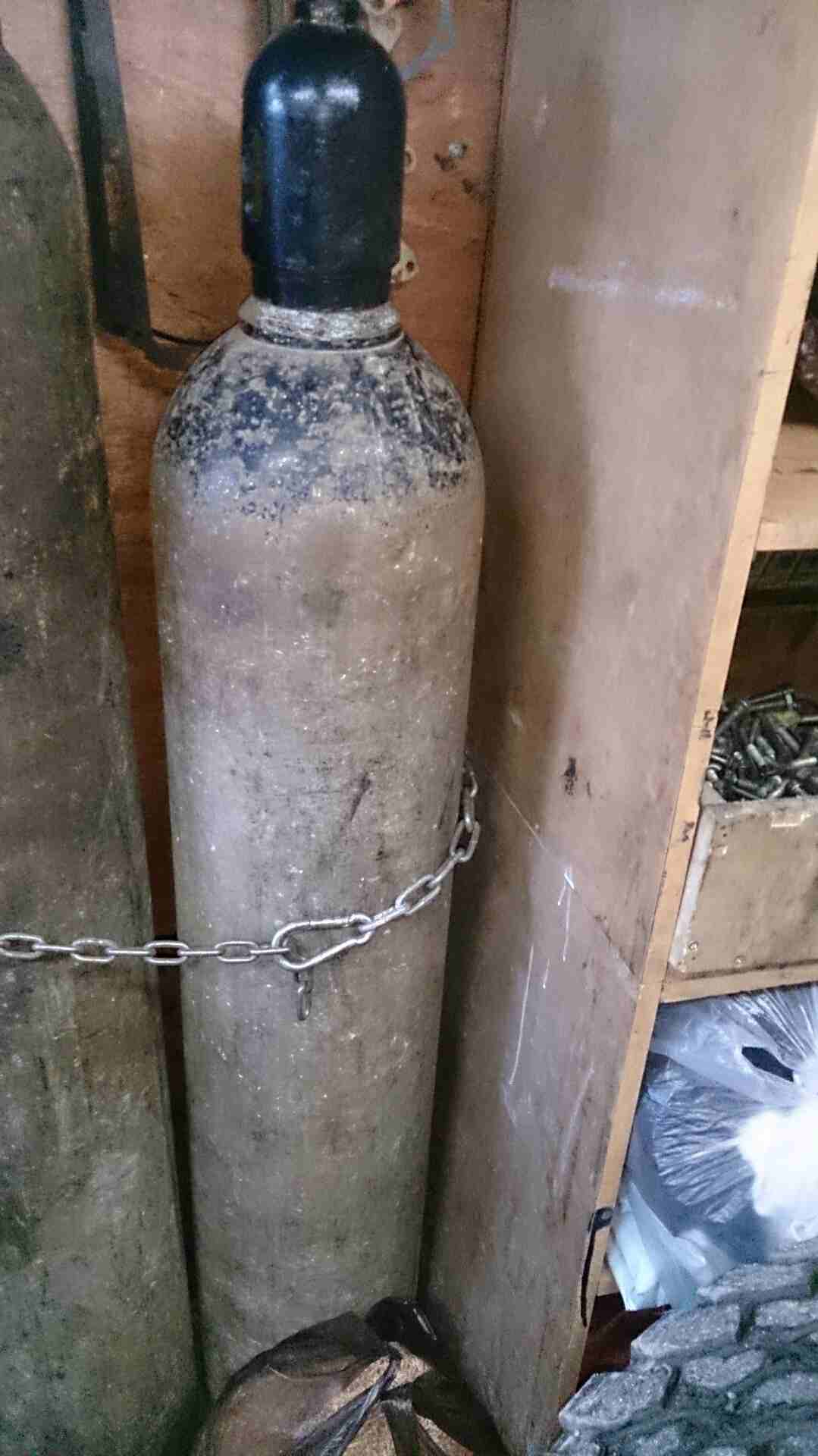 اسطوانة اوكسجين                                            


	 				لا تنسَ أنك شاهدت هذا الإعلان في عنكبوت            
	 				
                            اسطوانة اوكسجين للبيع او البدل على اسطوان...