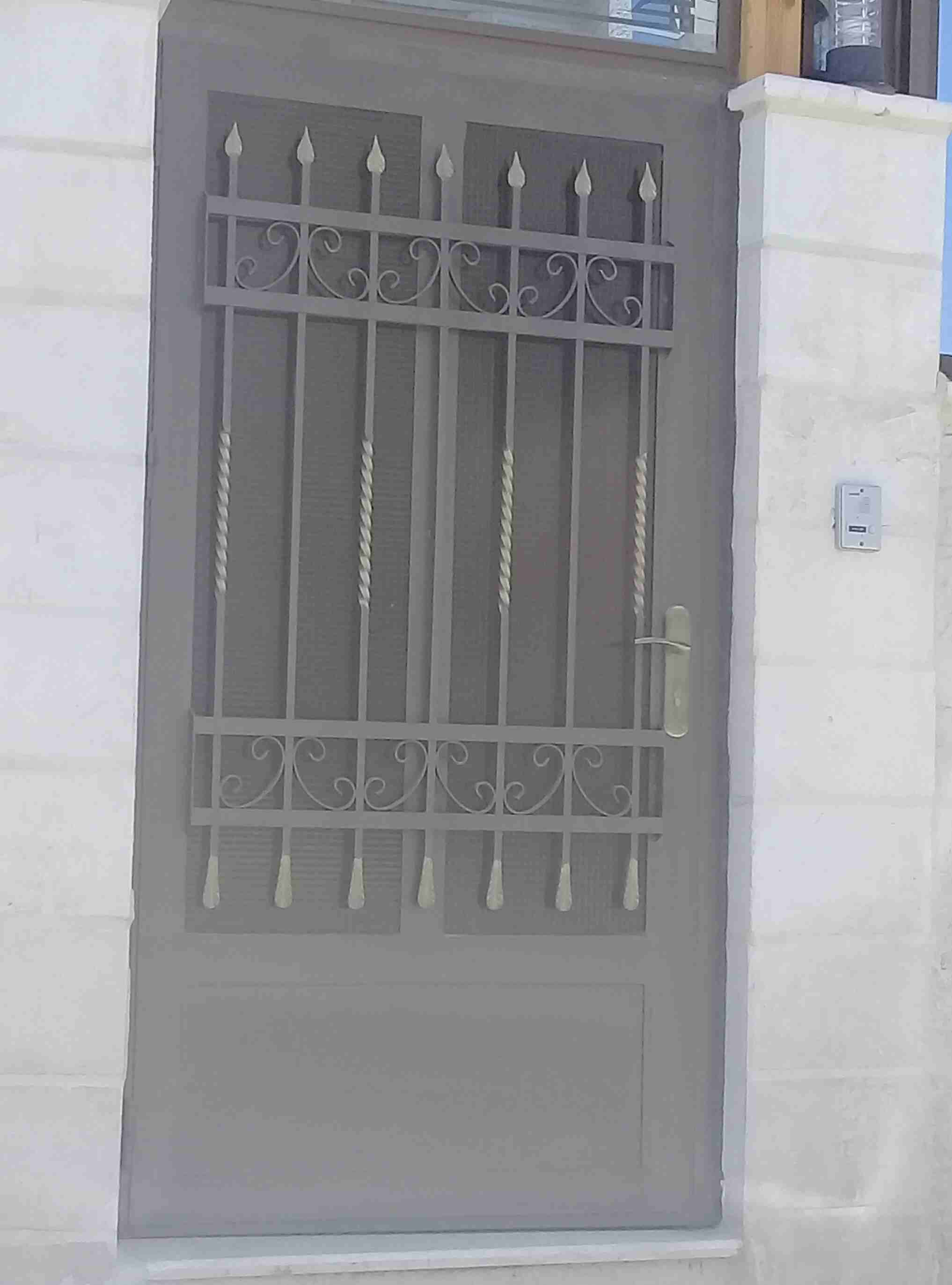 حداد تفصيل جميع اشكال الحديد
لا تنسَ أنك شاهدت هذا الإعلان في عنكبوت
صيانه وتفصيل جميع ابواب وشبا...