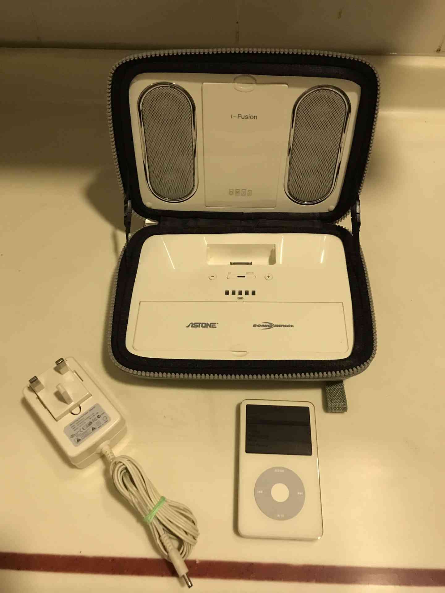 سماعه IPod محموله ماركه Astone
لا تنسَ أنك شاهدت هذا الإعلان في عنكبوت
سماعه IPod محموله بحا...