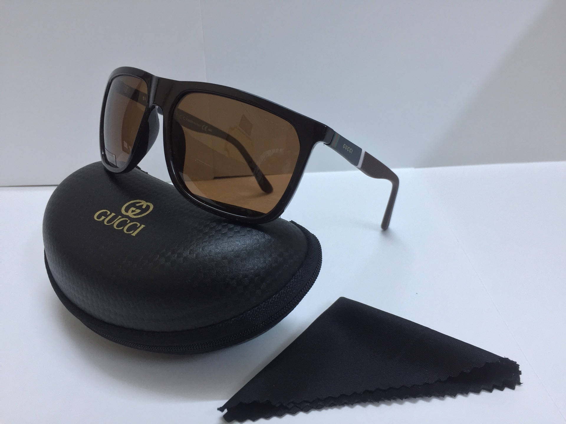 نظارات ماركات 60 ريال ( عرض خاص )
لا تنسَ أنك شاهدت هذا الإعلان في عنكبوت
نظارات ماركات
( رج...