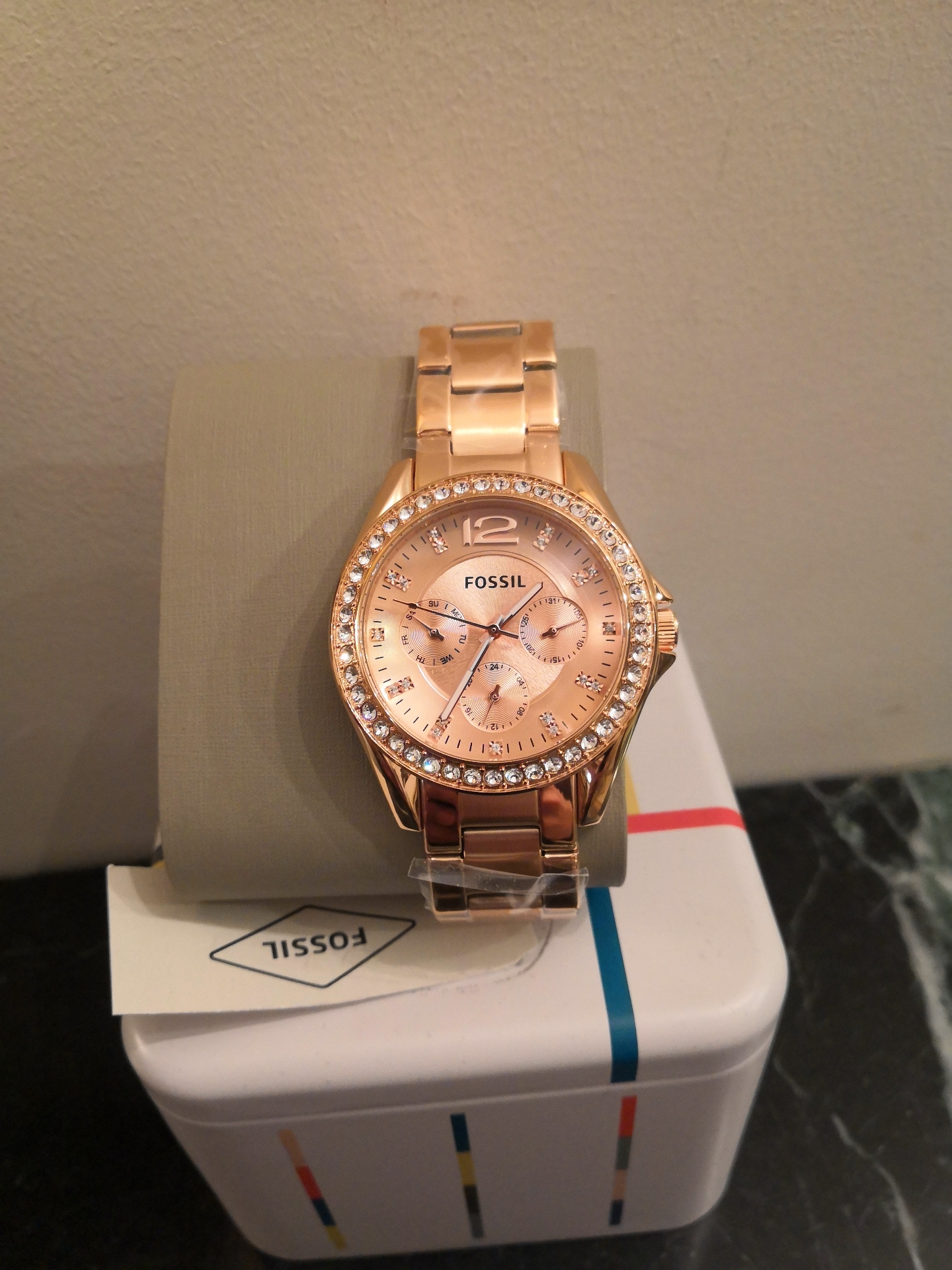 Original watches from USA &amp; UK, fossil, guess and tommy hilfiger                                            


	 				لا تنسَ أنك شاهدت هذا الإعلان في عنكبوت...