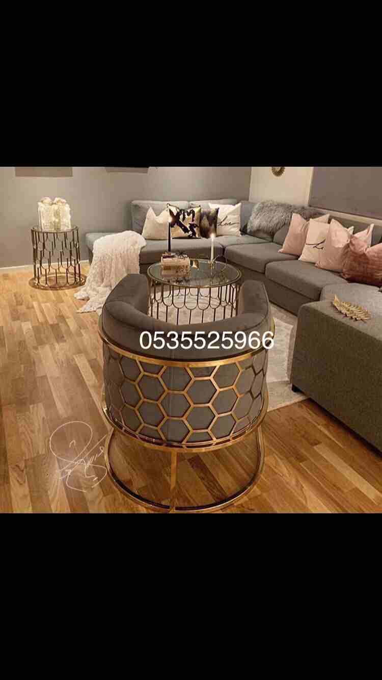 السلام عليكم ورحمه الله وبركاته .... يسر شركه بصمه فجر ان تقدم لكم اعمال ديكور الحديدوالخشب
لا تنسَ أنك شاهدت هذا الإعلان في عنكبوت...