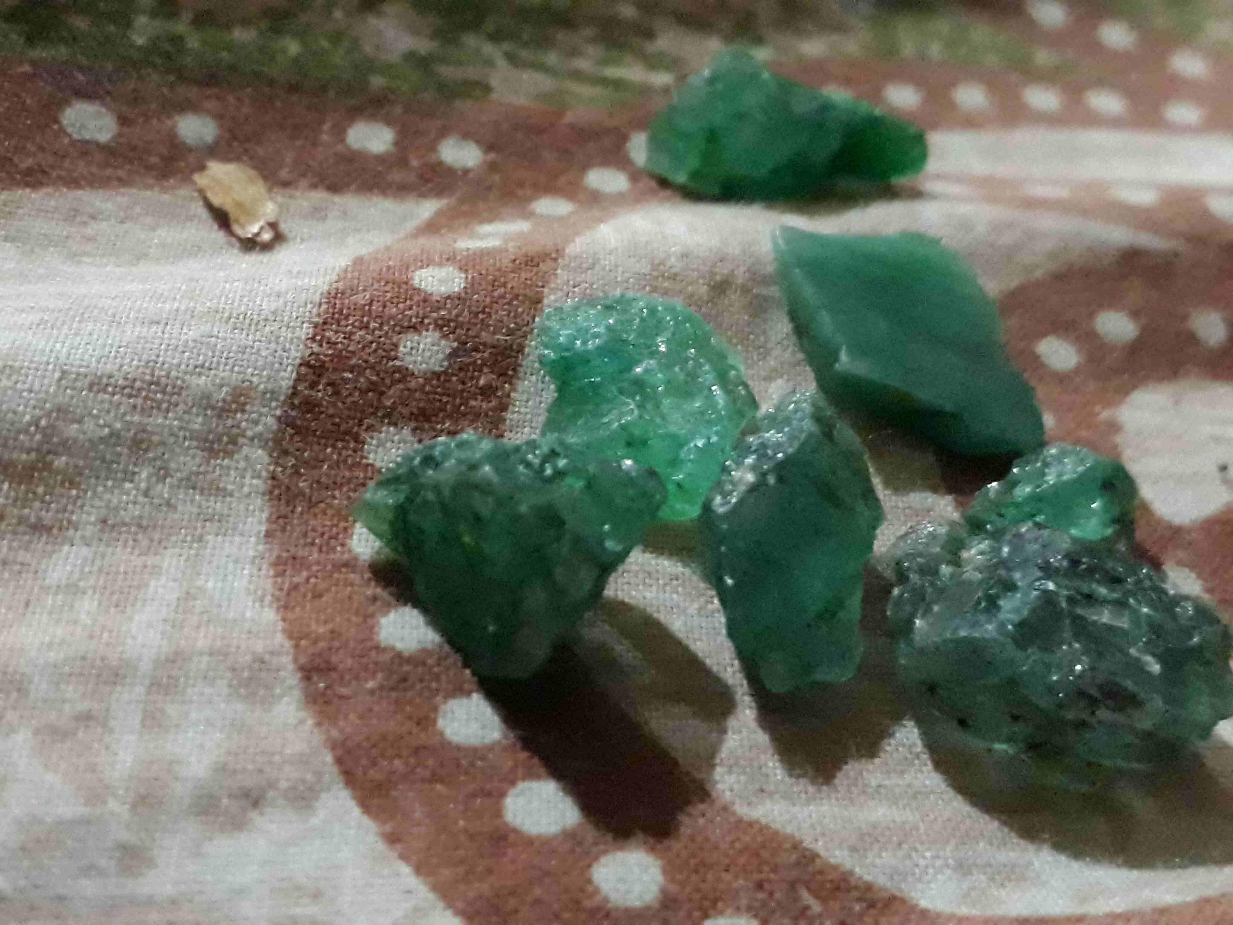 احجار كريمة لون اخضر طبيعية  100%                                            


	 				لا تنسَ أنك شاهدت هذا الإعلان في عنكبوت            
	 				
                            احجار حجم صغيرة جميلة ل...