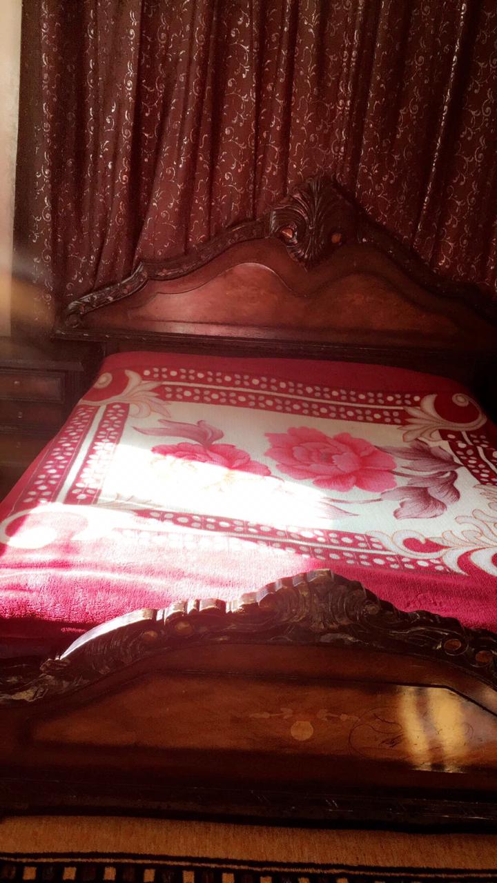 غرفة نوم .ماركا الشمالية                                            


	 				لا تنسَ أنك شاهدت هذا الإعلان في عنكبوت            
	 				
                                خزانة ..وتخت ..زاوية للملابس...