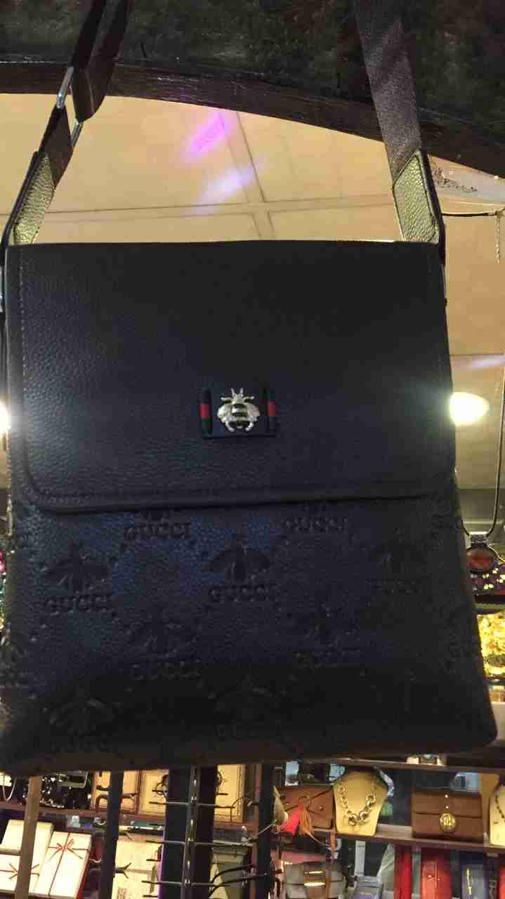 sgucci,MONT BLANK ,LV,AJ ,versace شنط جودة عالية
لا تنسَ أنك شاهدت هذا الإعلان في عنكبوت
شنط...