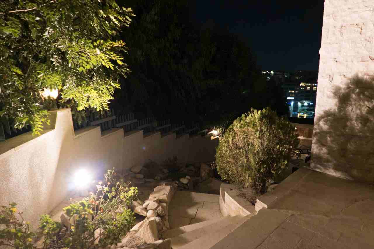 Luxury furnished villa for rent - daily, weekly and monthly - in Abdoun
لا تنسَ أنك شاهدت هذا الإعلان في عنكبوت...