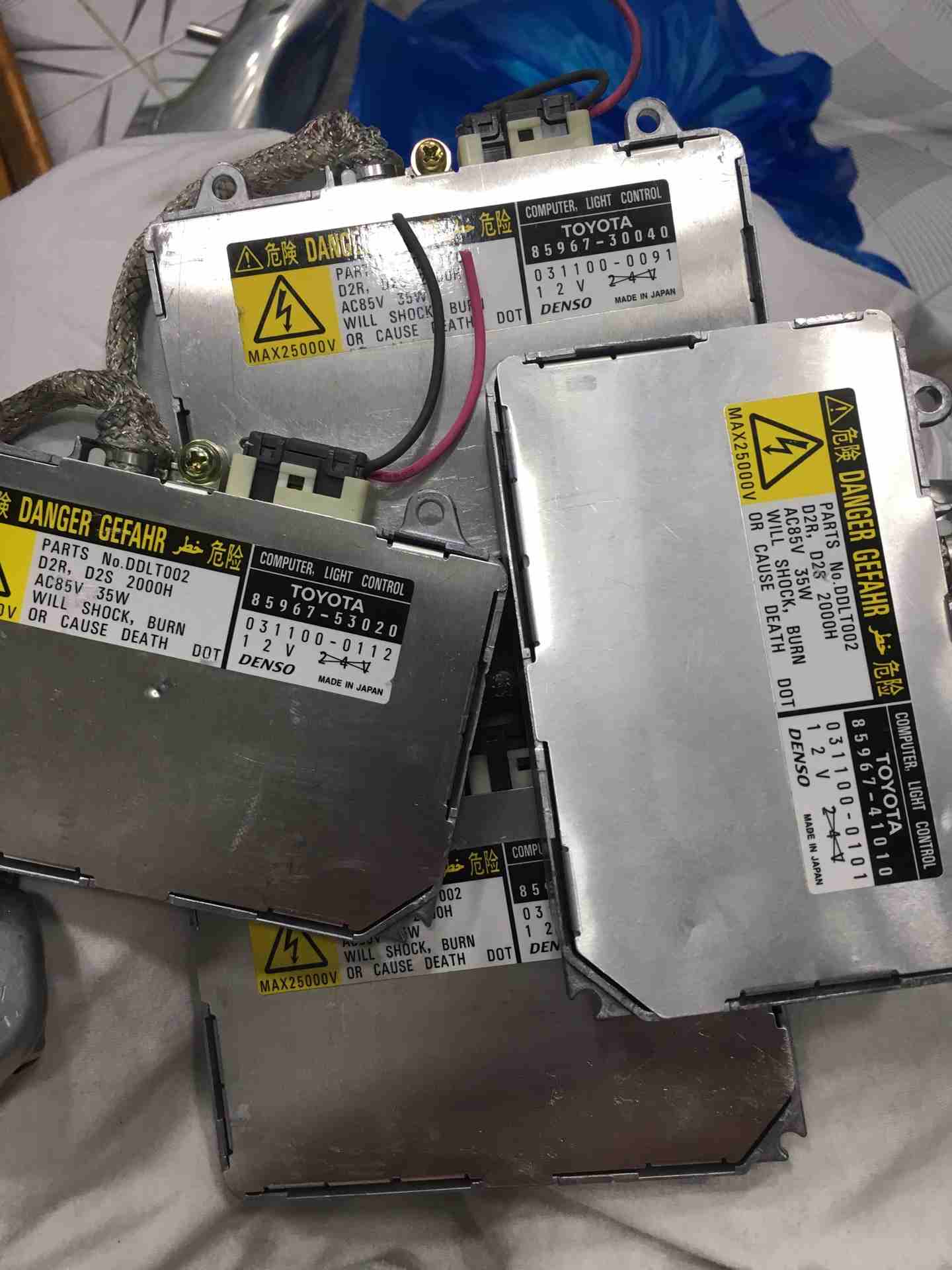 محولات زينون Xenon ياباني Denso / Koito مع لمبات أصلية
لا تنسَ أنك شاهدت هذا الإعلان في عنكبوت
وا...