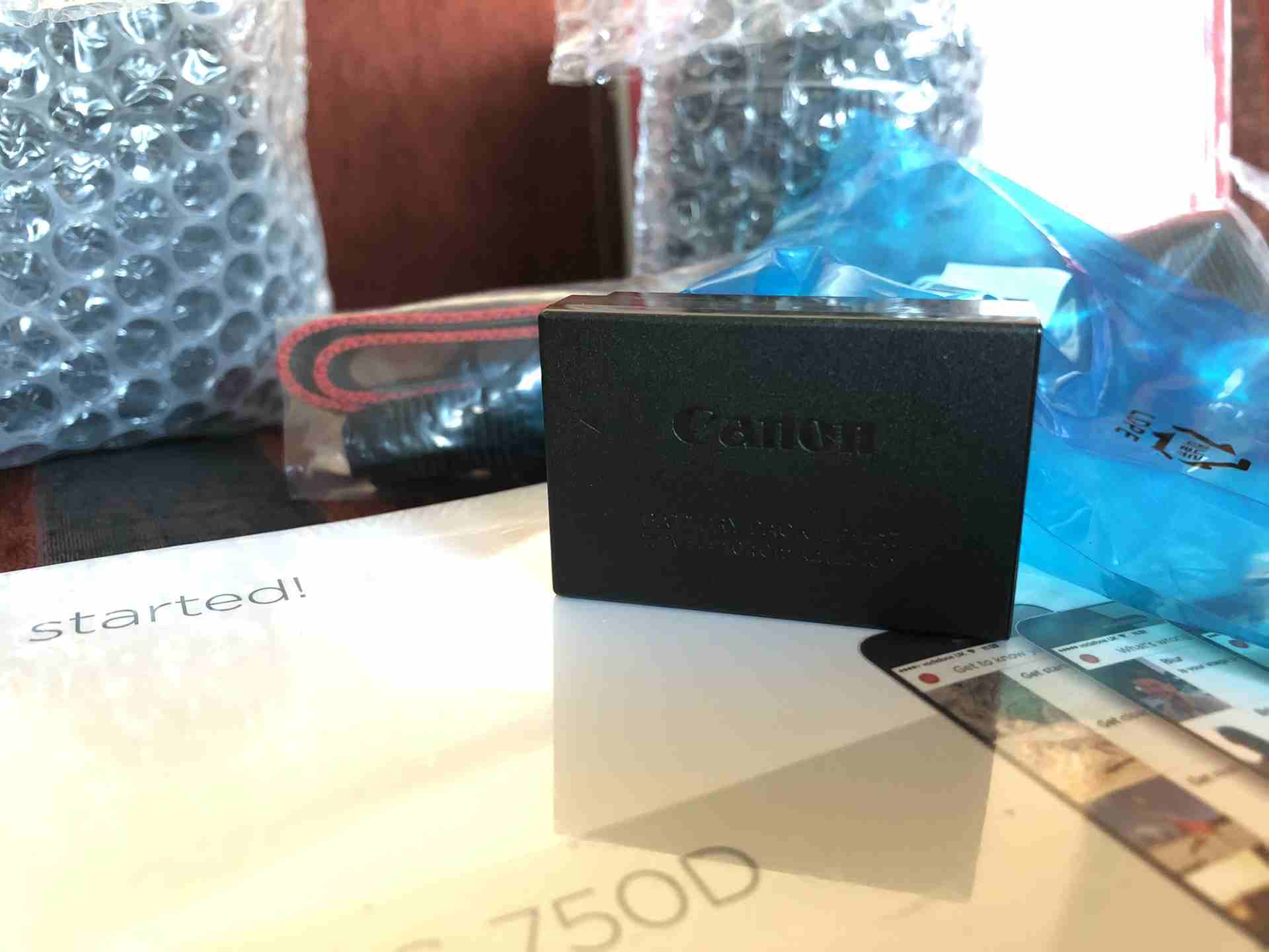 Canon 750D كانون
لا تنسَ أنك شاهدت هذا الإعلان في عنكبوت
كانون 750D بحال الوكالة بالكرتونة
يا دوب...