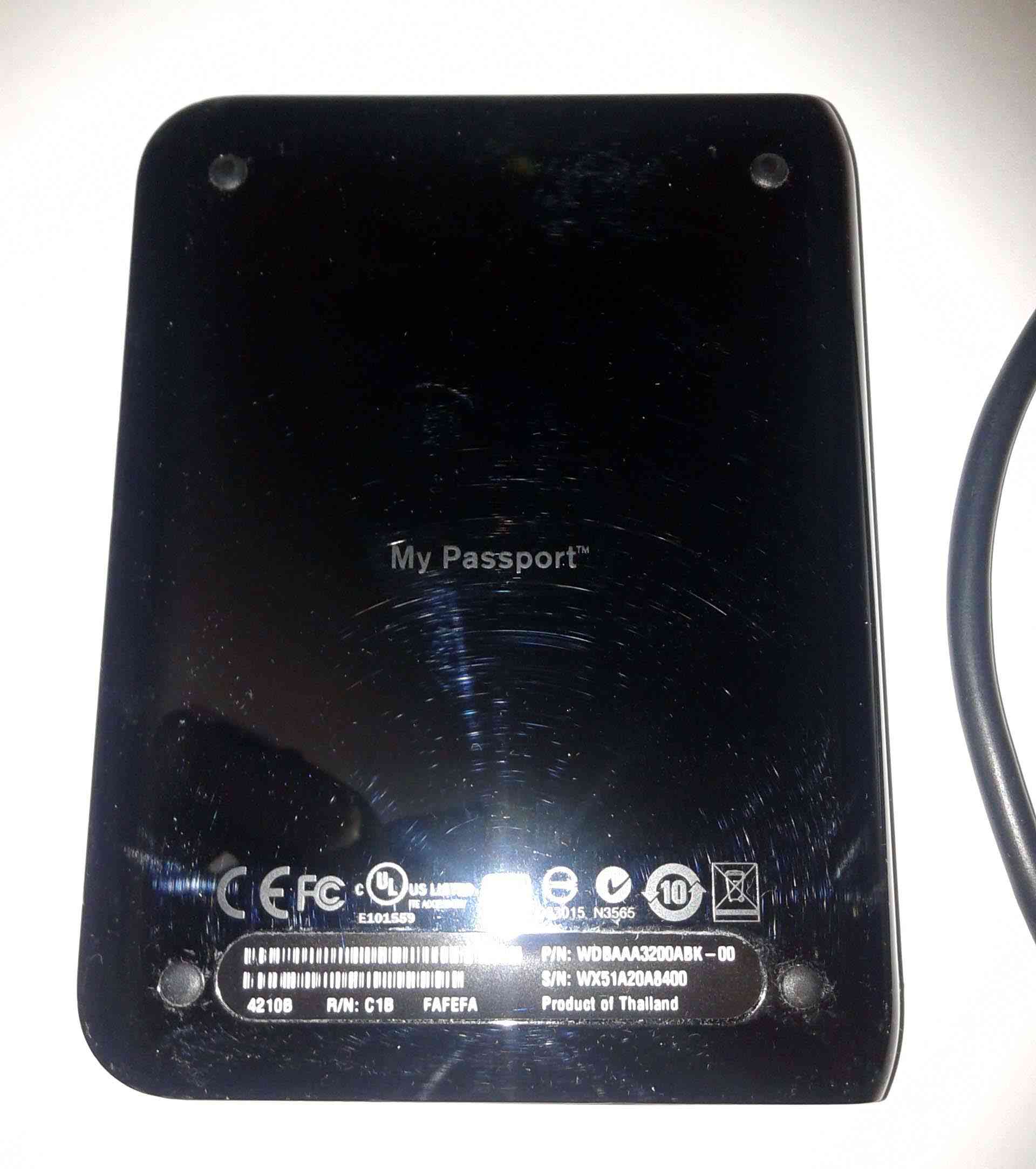 هارديسك خارجي امريكي WD ، مساحته 320 GB ، حجم صغير ومناسب
بحالة الجديد ، استخدام خفيف جدا ، يتميز عن باقي الهارديسكات بانه مدمج فيه
برنامج للنسخ الاحتياطي الاوتوماتيكي للبيانات من الكمبيوتر ولايمكن ح...