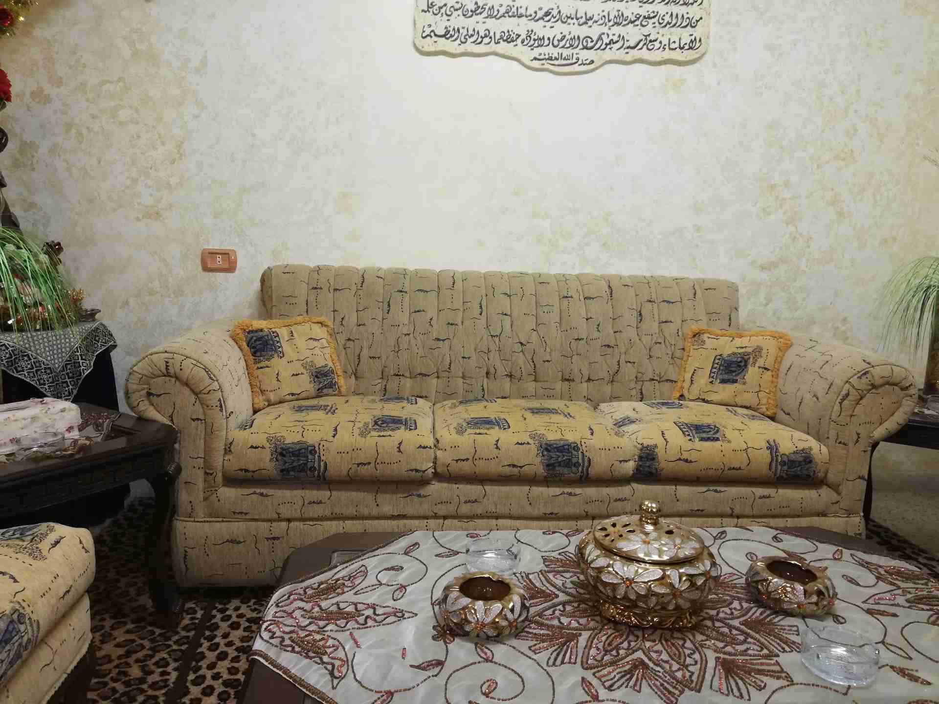 طقم كنب للبيع بسعر مغري                                            


	 				لا تنسَ أنك شاهدت هذا الإعلان في عنكبوت            
	 				
                            طقم كنب 7 مقاحد بحاله ممتازه. للب...
