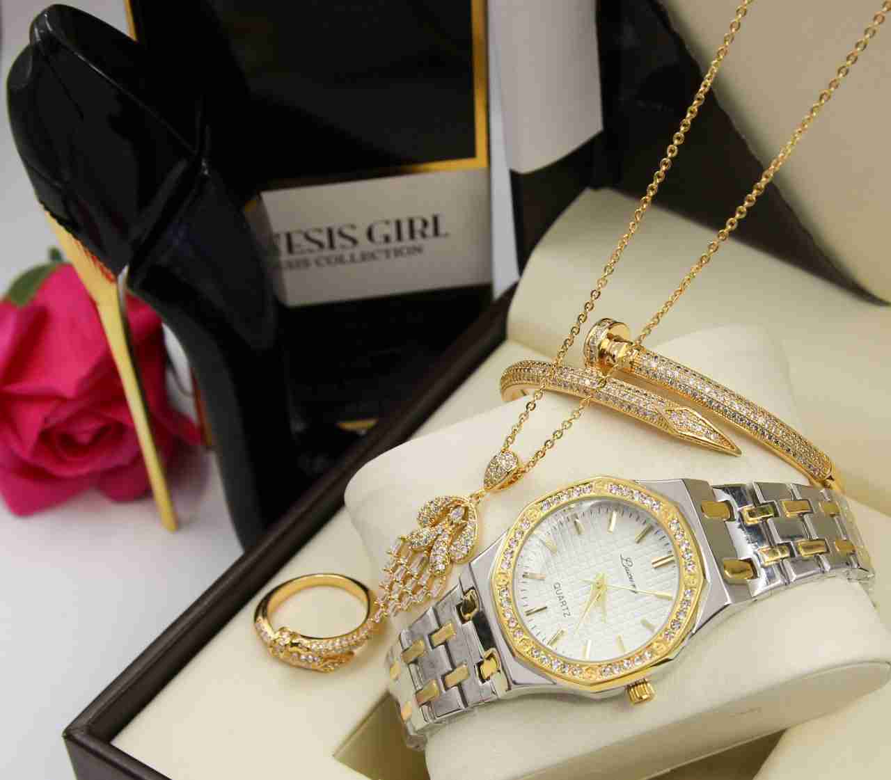 أطقم مميزه
لا تنسَ أنك شاهدت هذا الإعلان في عنكبوت
أطقم مفارش وإكسسوارات وشنط ومكياج بأسعار ت...