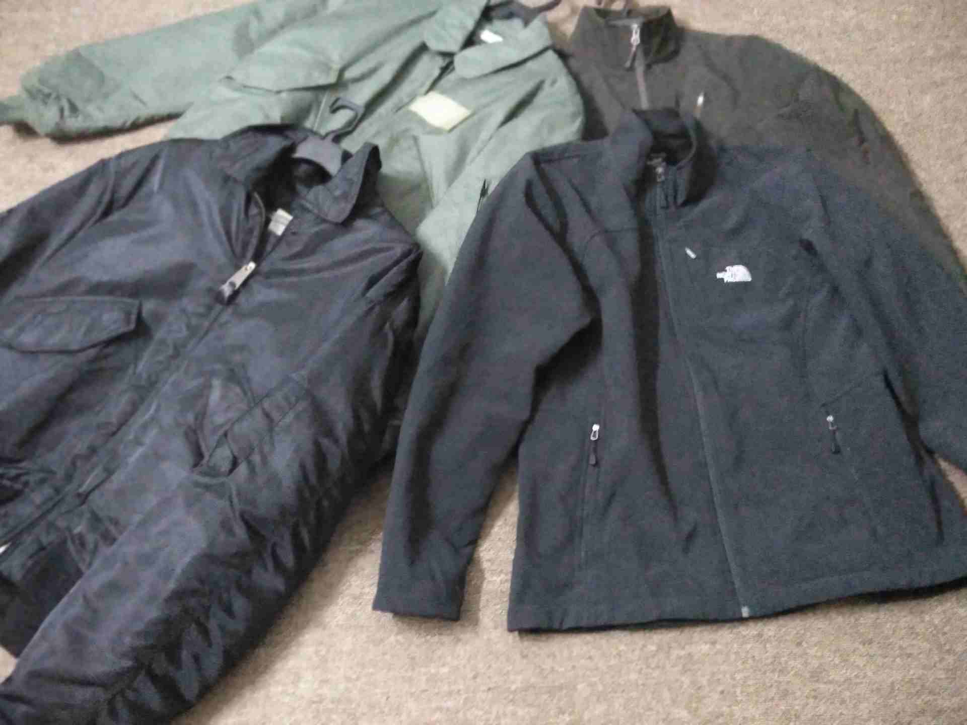 بحاله الوكالة جاكيت طيارين فلينق عدد 5 جاكيت ماركة The North Face حراري الزرقاء                                            


	 				لا تنسَ أنك شاهدت هذا الإعلان في عنكبوت...