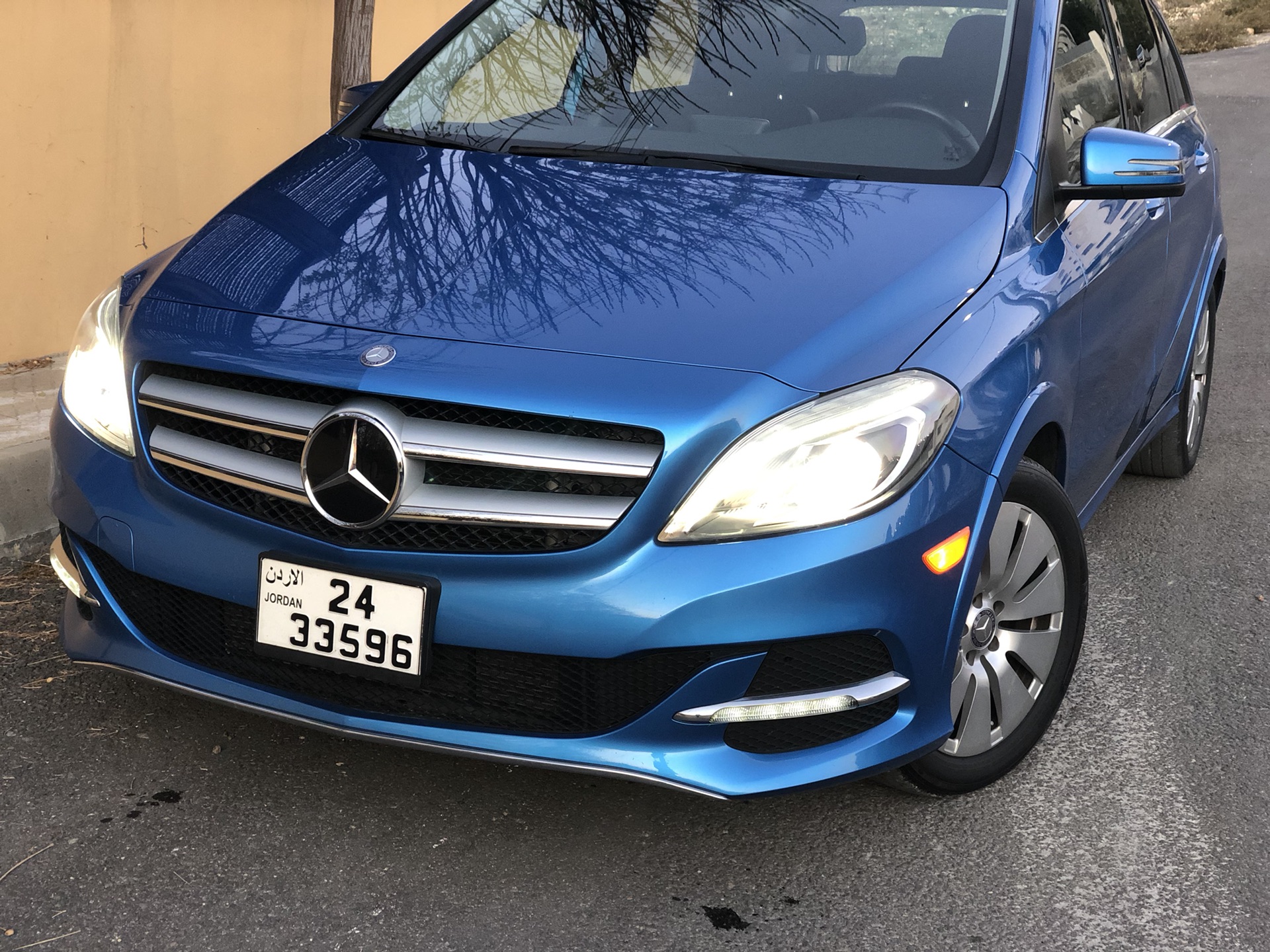 مرسيدس كهرباء Mercedes B Class
لا تنسَ أنك شاهدت هذا الإعلان في عنكبوت
B250
كهربائية
لون ازرق...