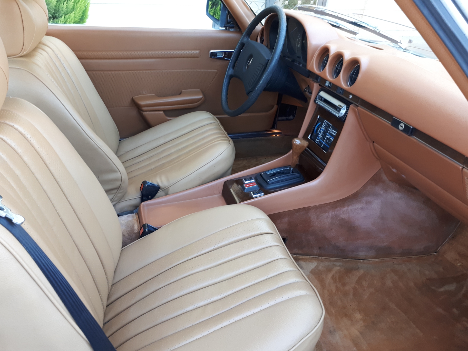 مرسيدس كلاسيك SL 450 موديل 1979
لا تنسَ أنك شاهدت هذا الإعلان في عنكبوت
مرسيدس كلاسيك SL 450...