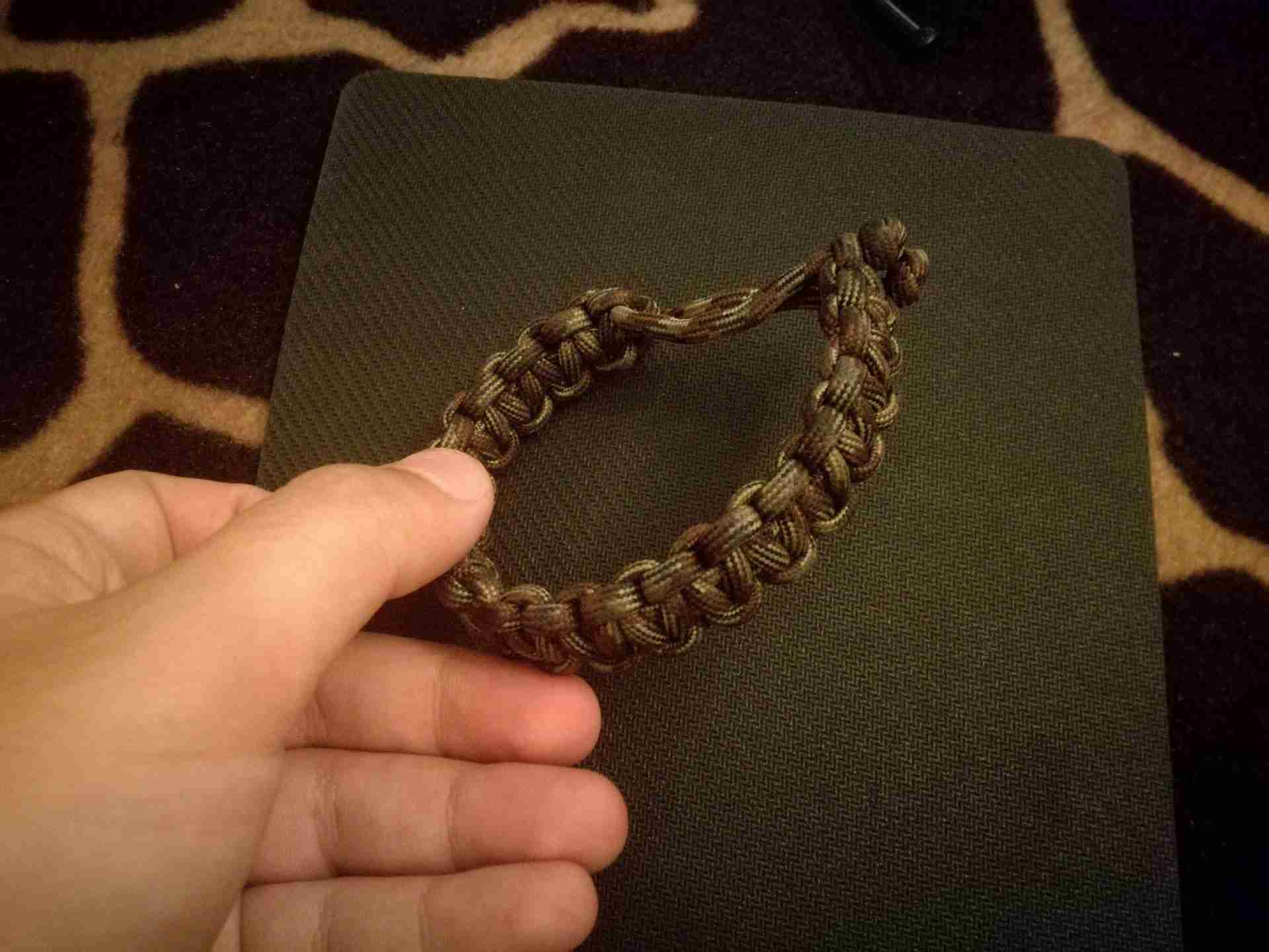 اساور شبابي صناعة يدوية
لا تنسَ أنك شاهدت هذا الإعلان في عنكبوت
Bracelet (HandMade)
looks a m...