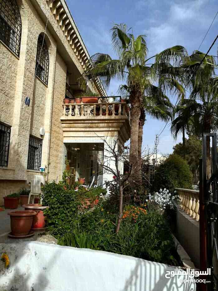 ام اذينه فيلا مستقله موقع مميز ارض 500م بناء 550م بسعر مغري
لا تنسَ أنك شاهدت هذا الإعلان في عنكبوت...