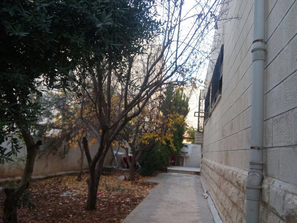 فيلا للبيع في خلدا خلف مخابز براديس
لا تنسَ أنك شاهدت هذا الإعلان في عنكبوت
فيلا على مساحة أر...