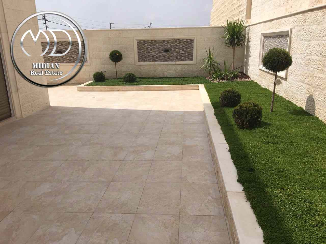 فيلا دوبلكس فارغه للبيع او للايجار في الظهير مساحه البناء 600م مع ترس وحديقه تشطيبات فاخرة
لا تنسَ أنك شاهدت هذا الإعلان في عنكبوت...