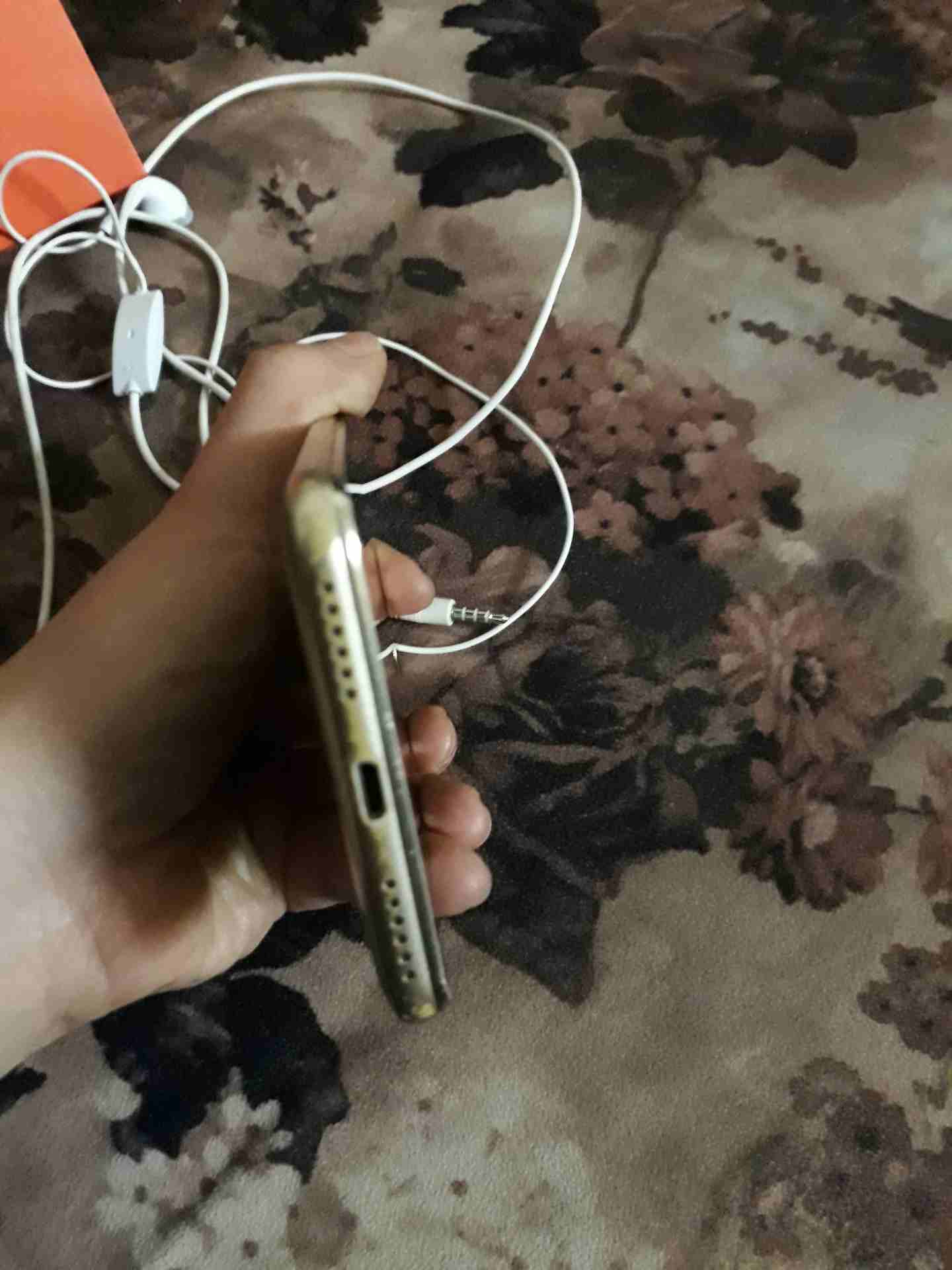 y5 2016
لا تنسَ أنك شاهدت هذا الإعلان في عنكبوت
الجهاز نضيف جداا معه كرتونه شاحن سماعات...