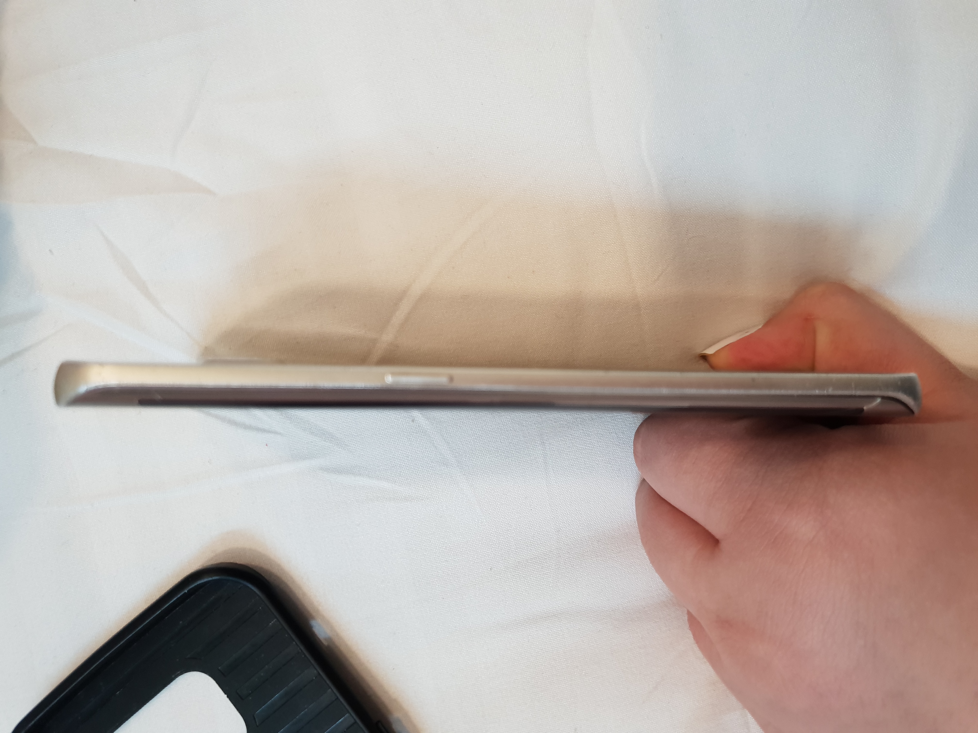 s6 edge 64 giga in a good condition
لا تنسَ أنك شاهدت هذا الإعلان في عنكبوت
لا يشكو من شيئ س...